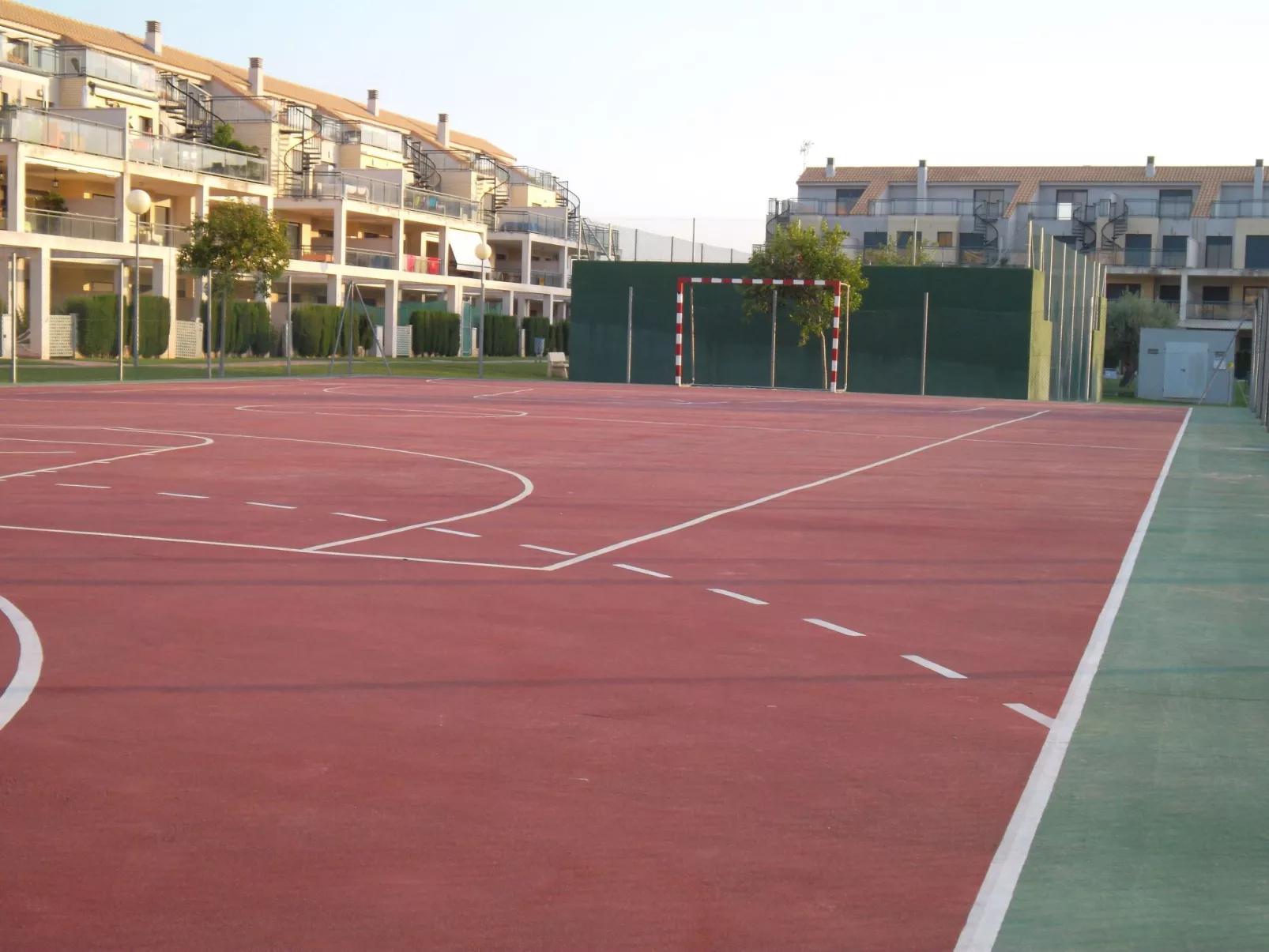 Wohnanlage Golf Panoramica-Buiten