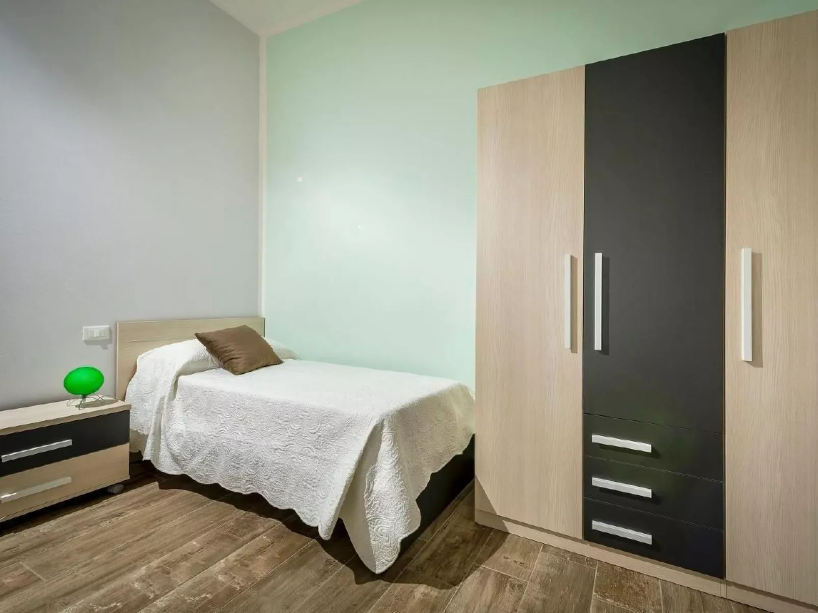 "Mare e Monti" mit eigenem Pool-Binnen