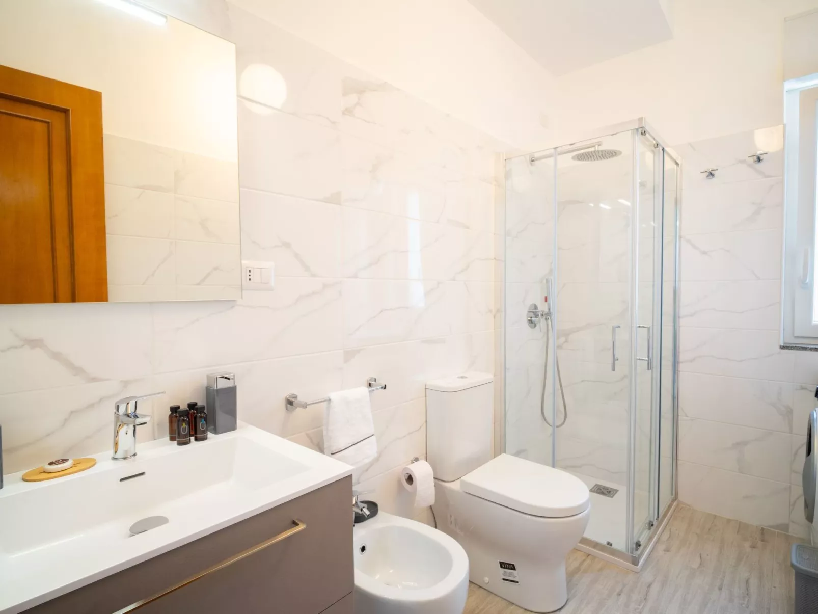 Meerblick-Wohnung 'Casa Serafina Armonia-Binnen