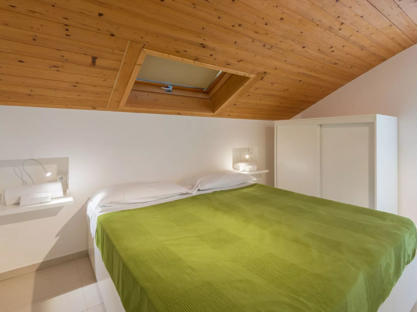 Appartamento con 1 camera da letto-Image-tags.info