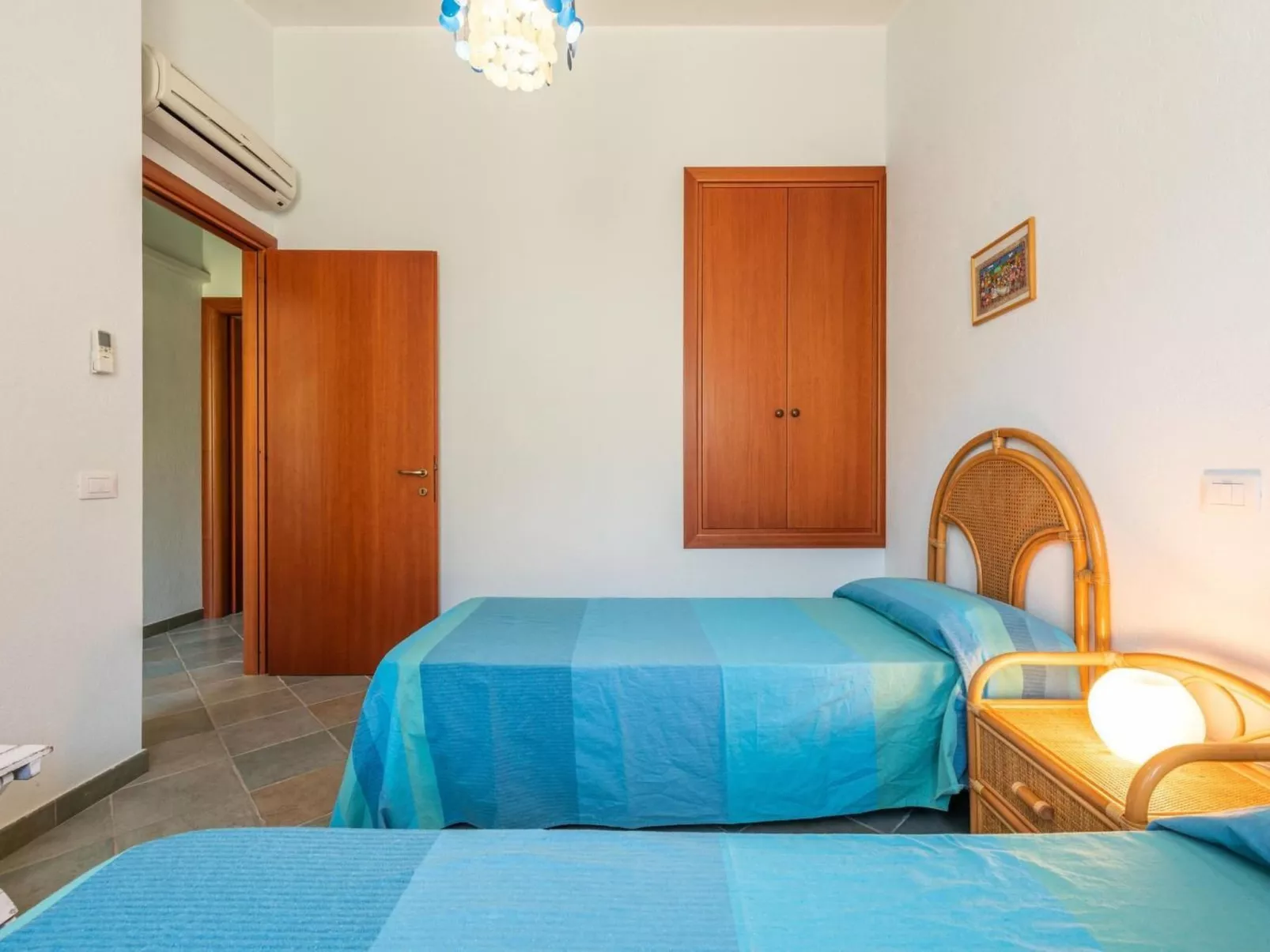 Haus mit Panoramablick in Chia in natürlicher Umgebung-Image-tags.info