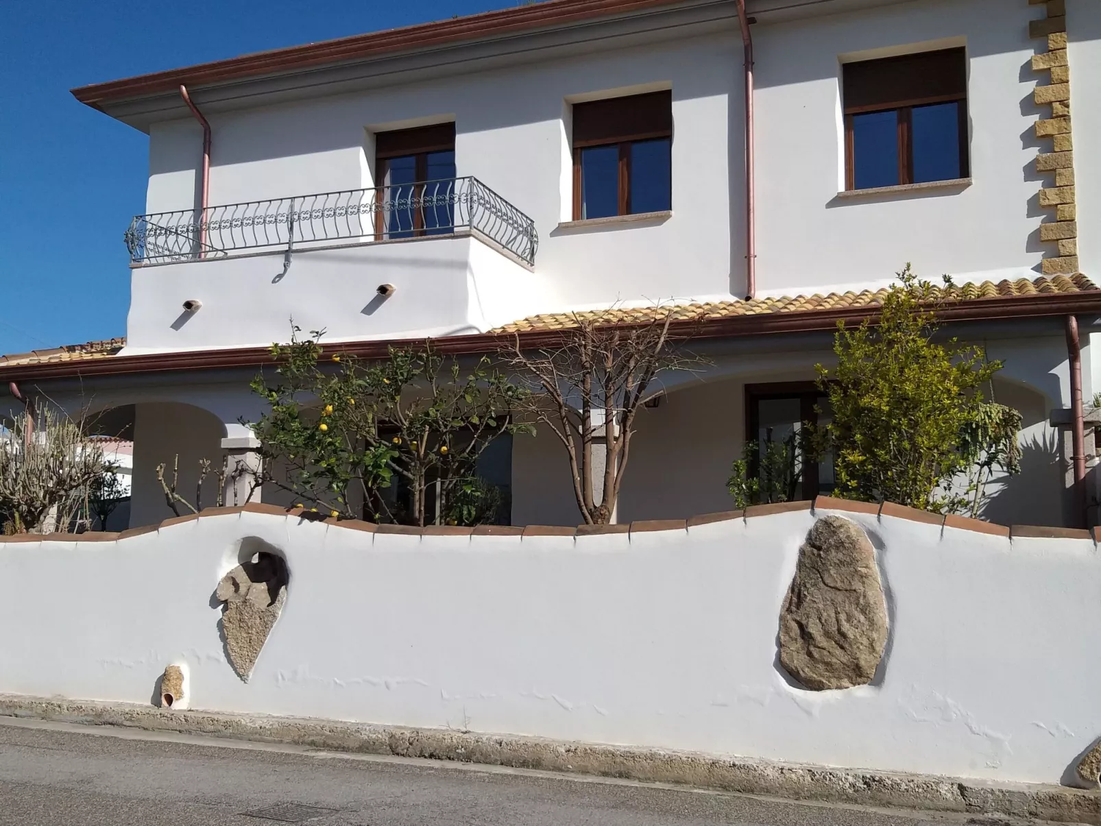 Anwesen mit Balkon-Image-tags.info