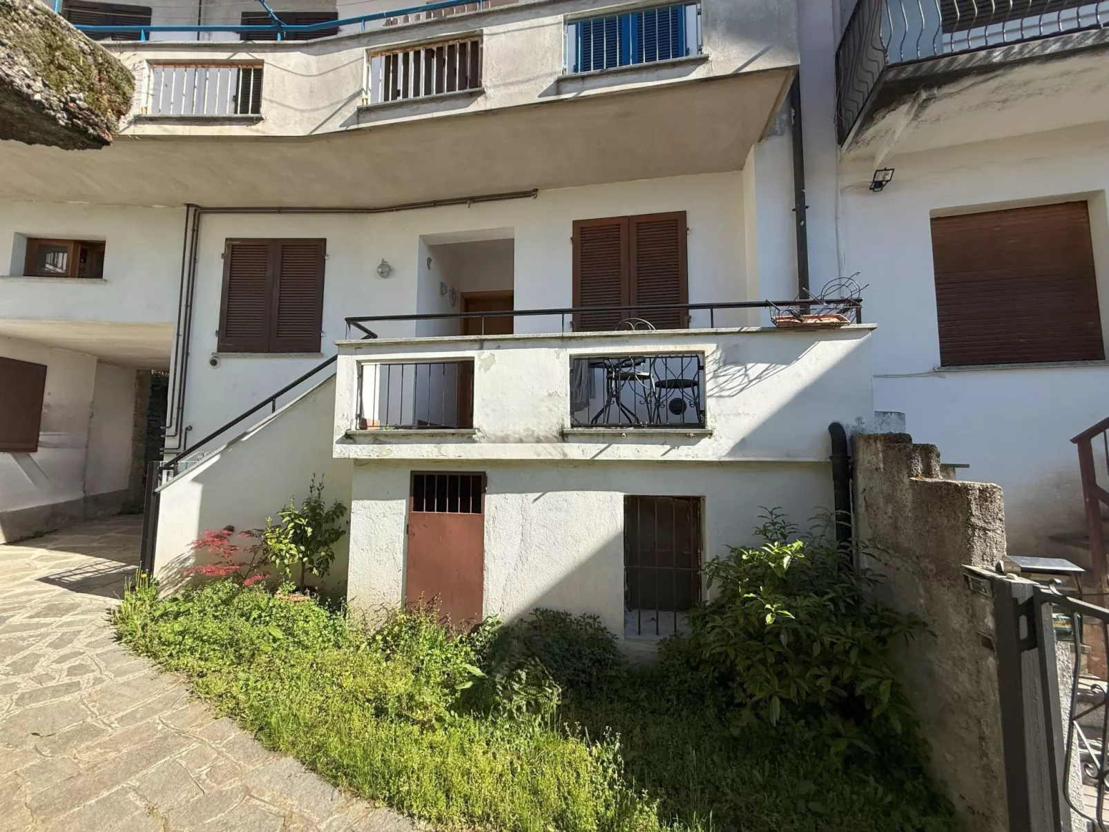 Neue moderne Seeüberdachung von Holiday World-Buiten