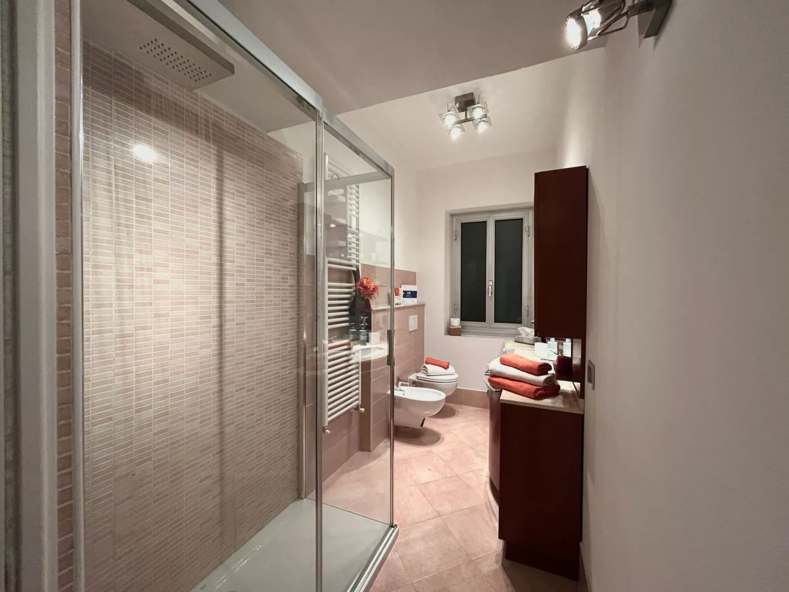 Weinhaus bei Holiday World-Binnen