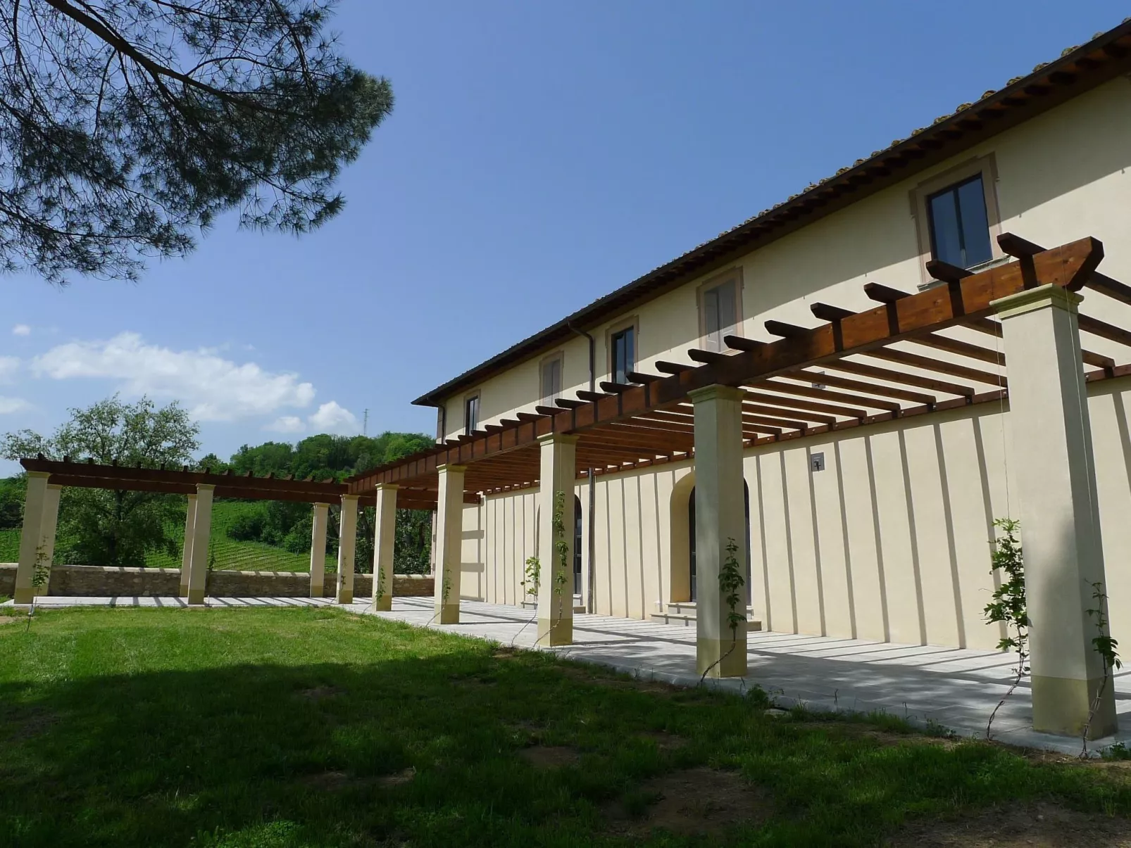 Geräumige Wohnung mit 3 Schlafzimmern und 3 Bädern-Buiten