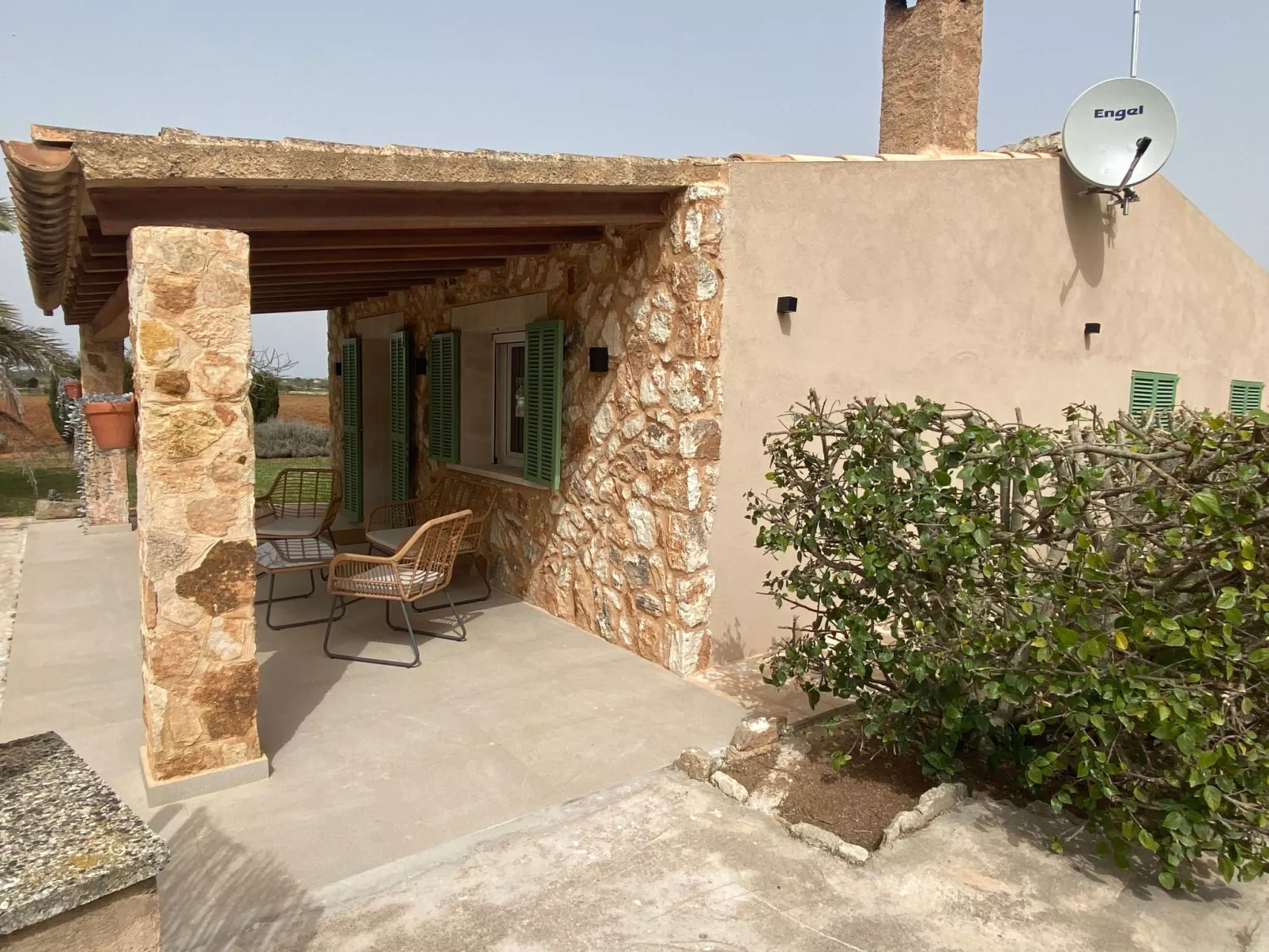 Idyllische Finca mit Garten und Pool-Buiten