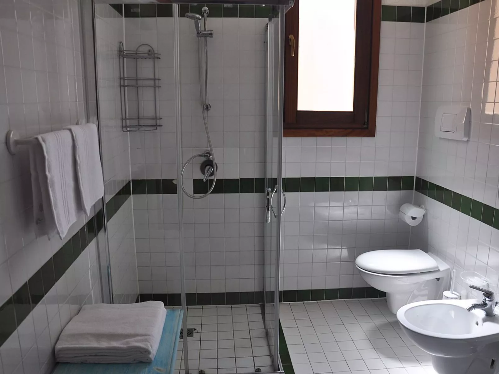 Apt. Eldi 1B, mit gemeinsamem Schwimmbad-Image-tags.info