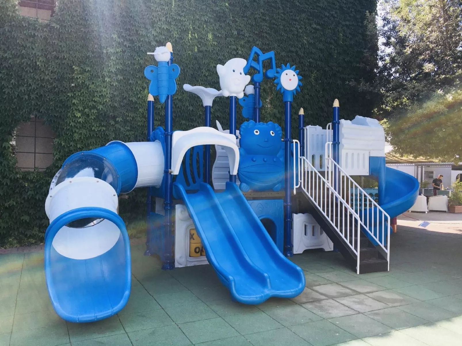 In Lido Di Spina mit Möbliertem Balkon-Image-tags.info