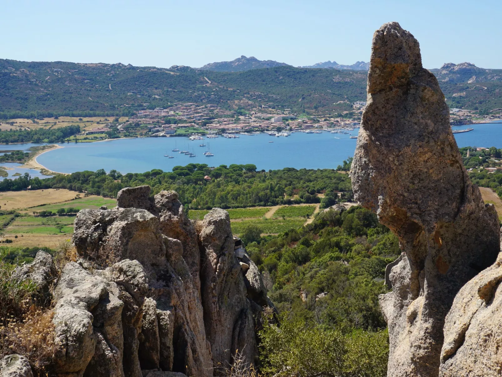 Für 4 Personen ca. 80 m&sup2; in Arzachena, Sardinien (Nordsardinien)-Buiten