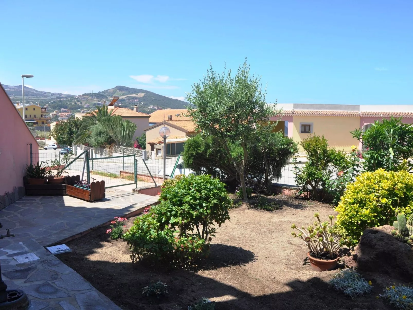 Lubagnu - Einheit F-Buiten