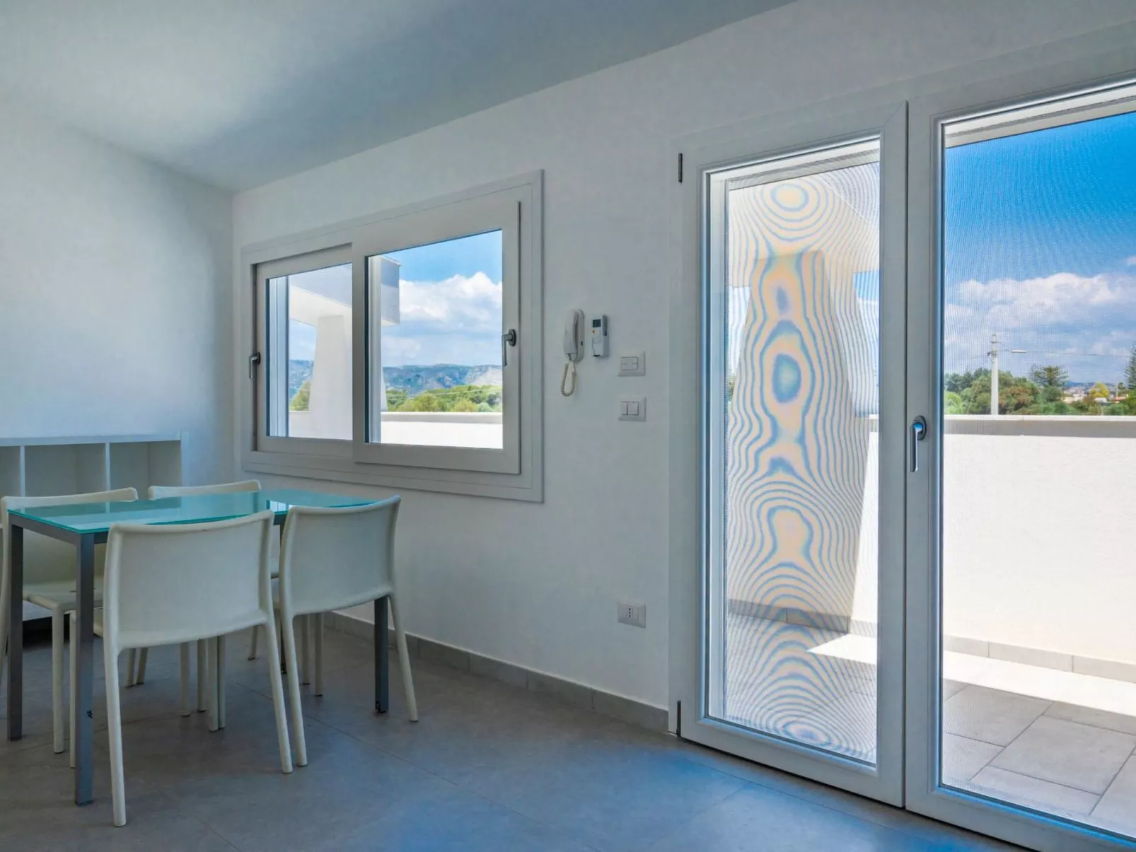 Für 10 Personen an der Küste Siziliens-Image-tags.info