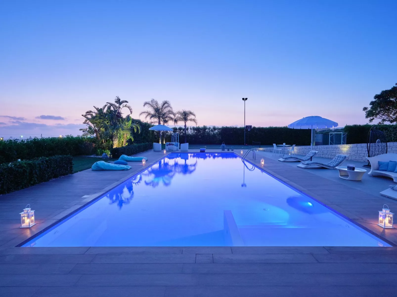 Anthea, Villa mit Pool und Fußball-Tennisplatz nur wenige Kilometer vom Strand-Image-tags.info