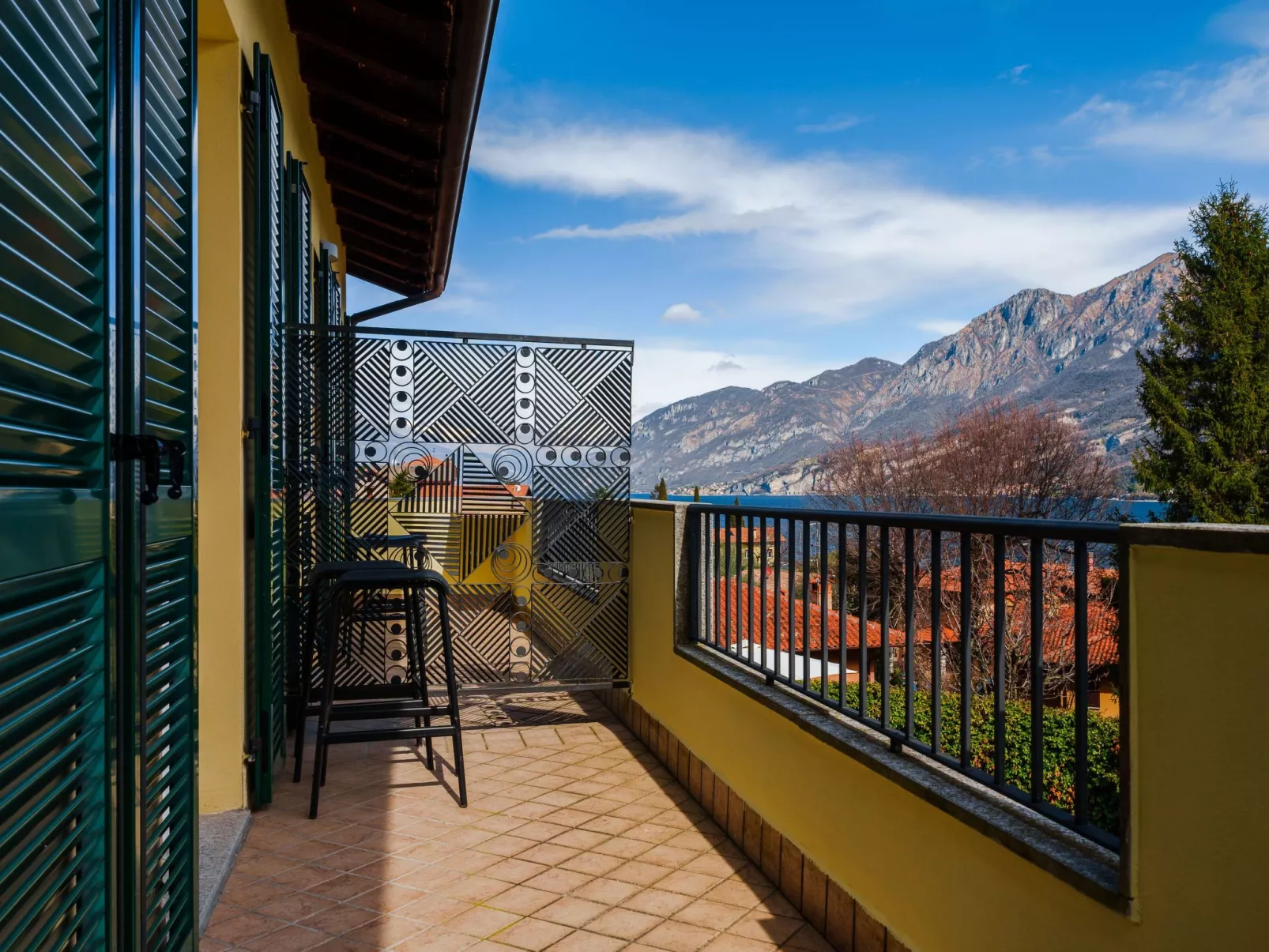 Villa zur alleinigen Nutzung mit 4 Wohnungen-Image-tags.info