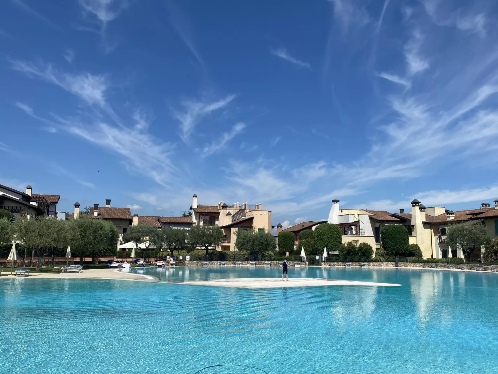 Wohnung im Resort mit großes Schwimmbad und Sportbereich-Buiten