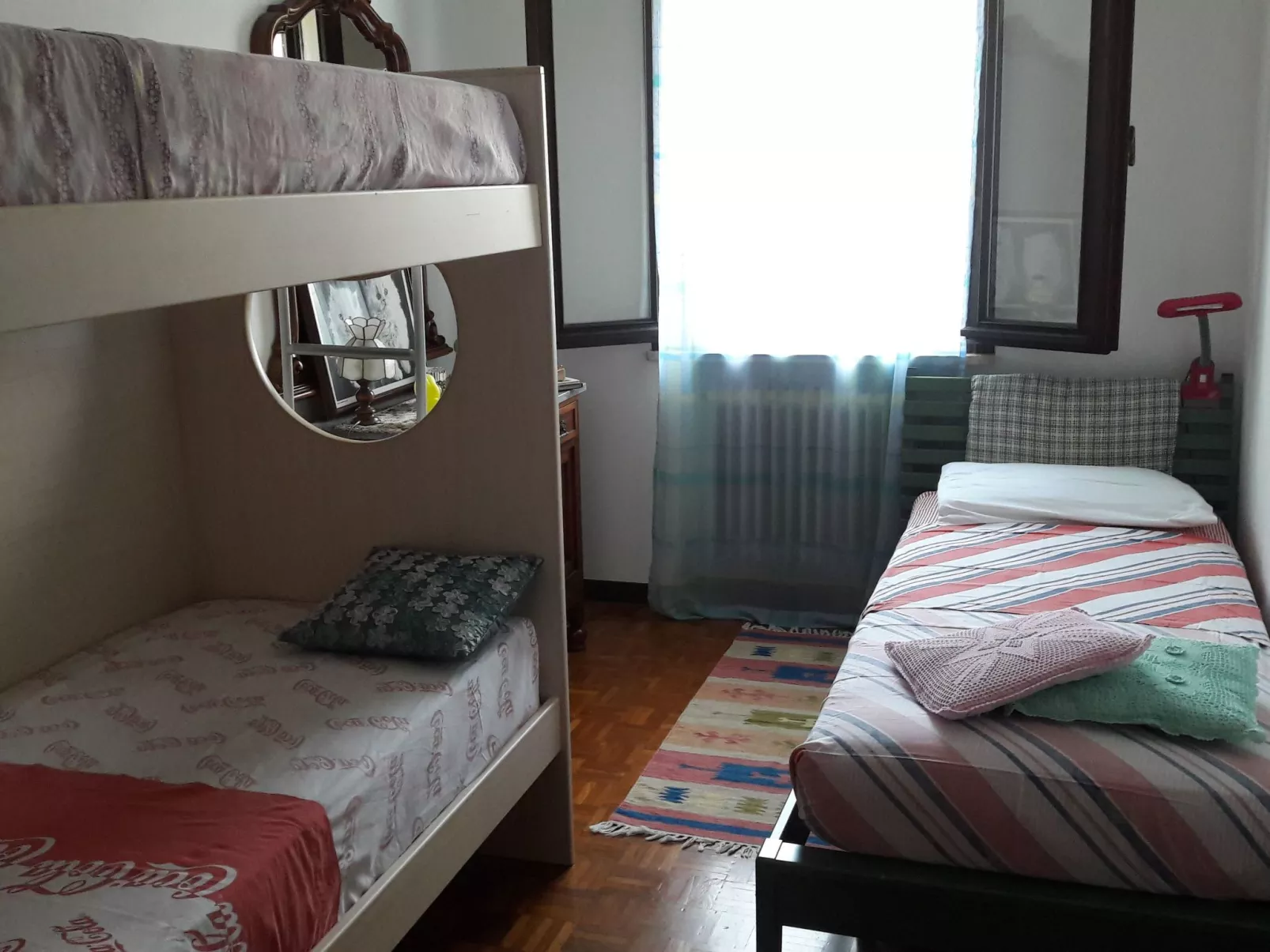 Auf einem ummauerten Grundstück-Image-tags.info