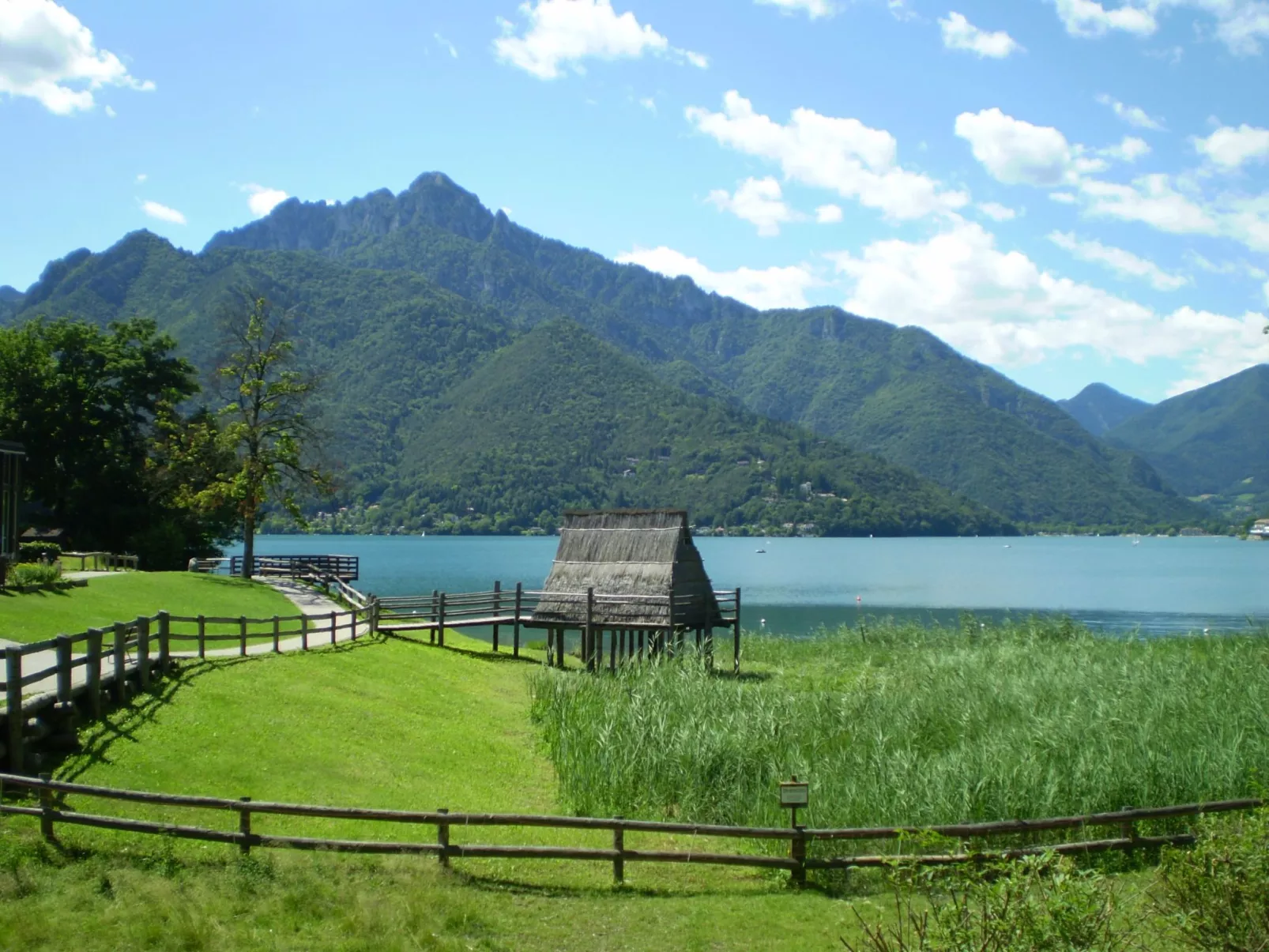 Wohnung mit Pool in der Nähe des Sees-Buiten