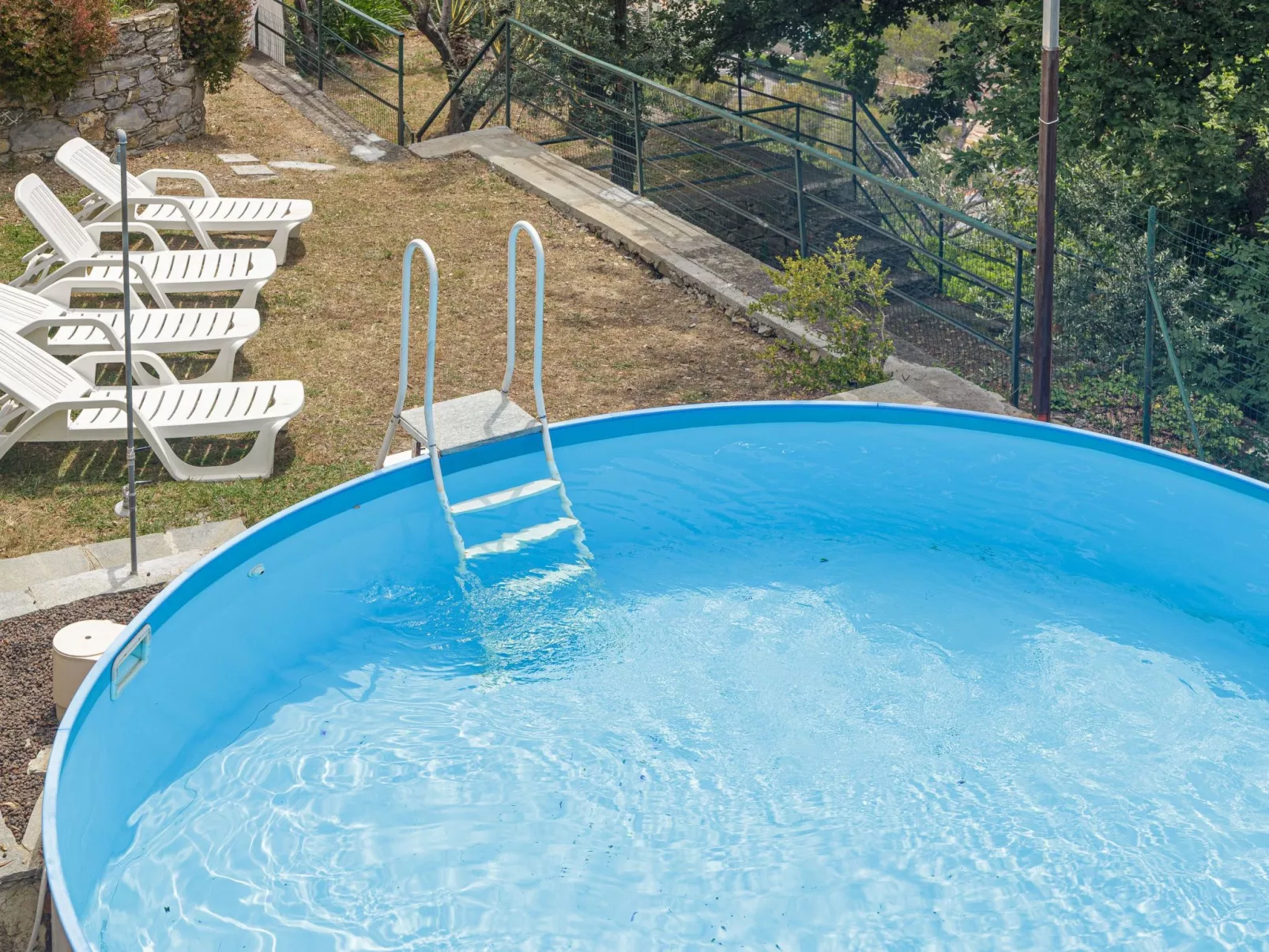 Ferienvilla mit Whirlpool-Buiten