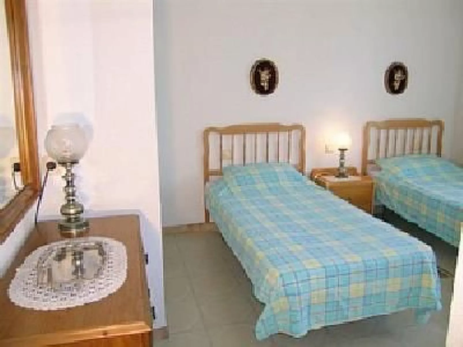 Esmeralda-Image-tags.info