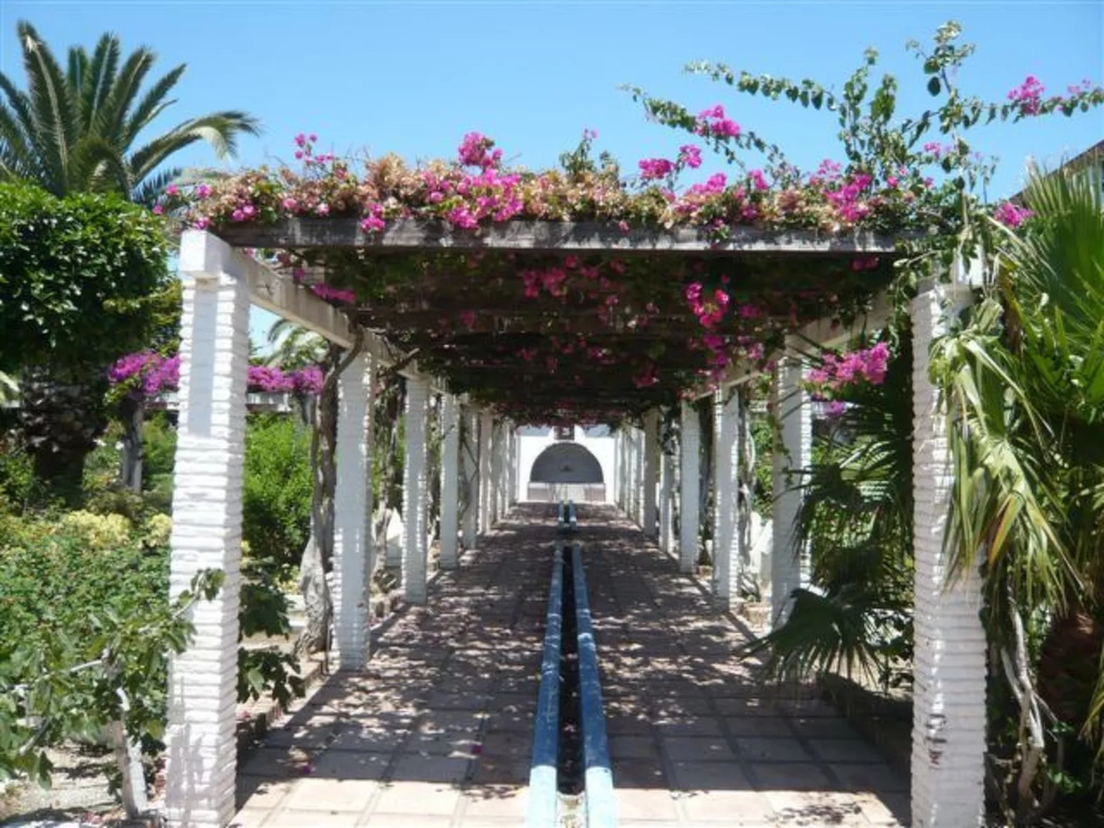 Appartement mit Blick auf das Wasser-Image-tags.info