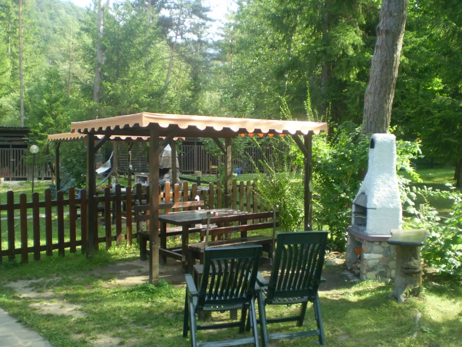 Erdgeschosswohnung mit privatem Garten-Buiten