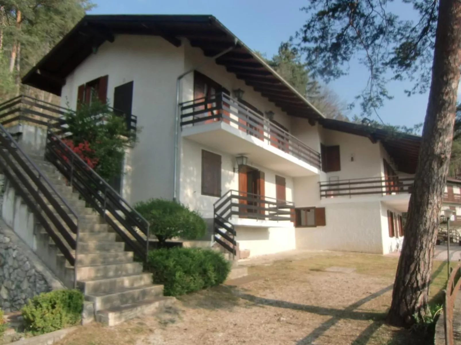 Erdgeschosswohnung mit Seeblick-Buiten