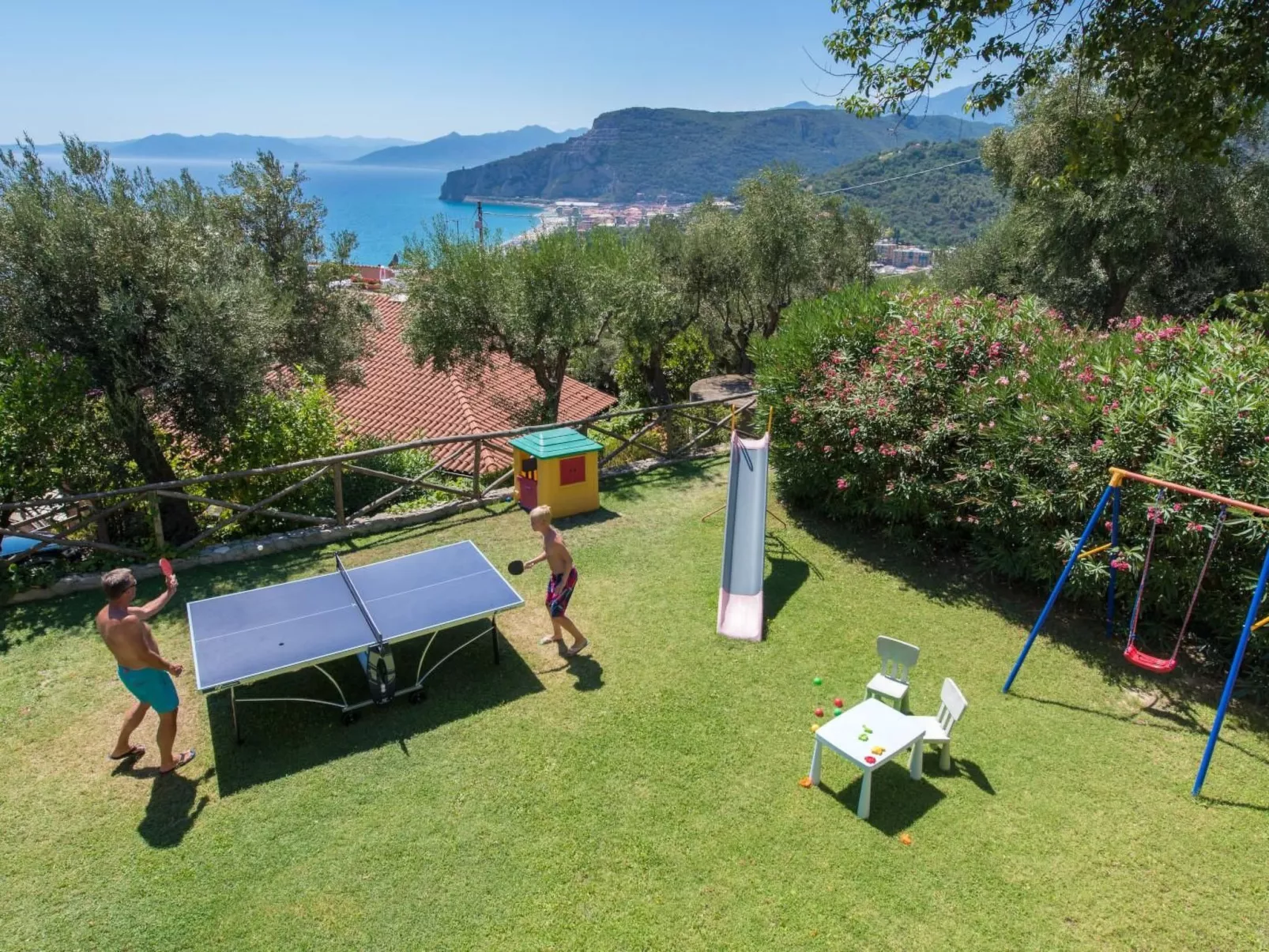 Wohnung mit Terrasse und Panoramablick-Buiten