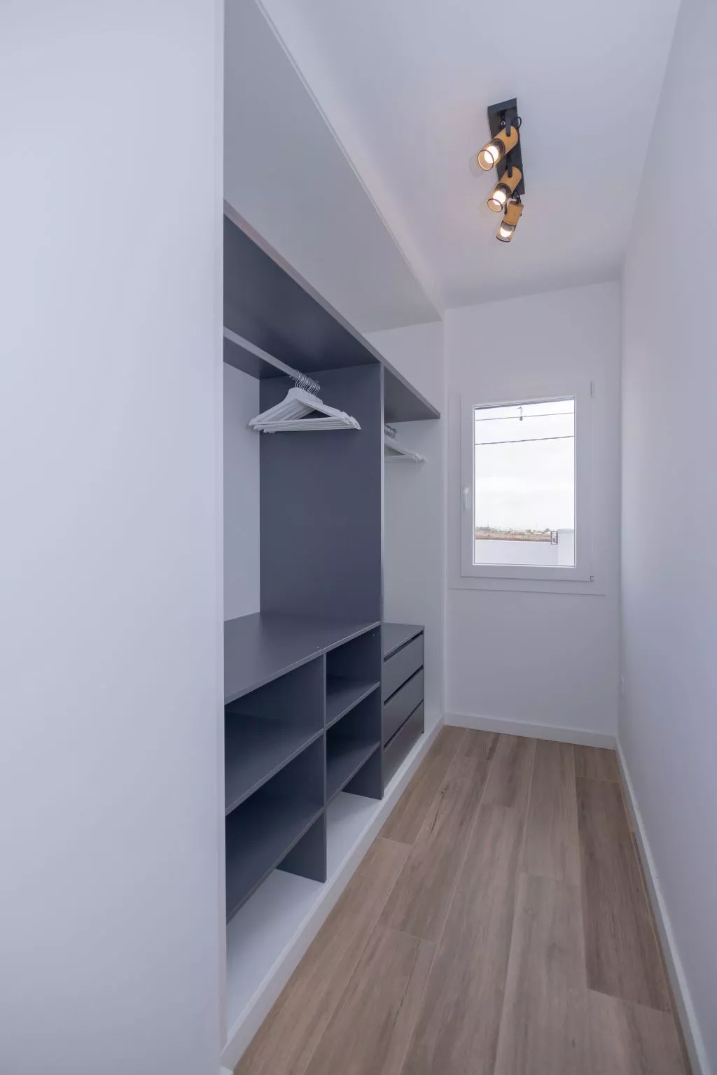 Modernes und helles Ferienhaus direkt am Meer, mit zwei großen Terrassen, Garte-Binnen