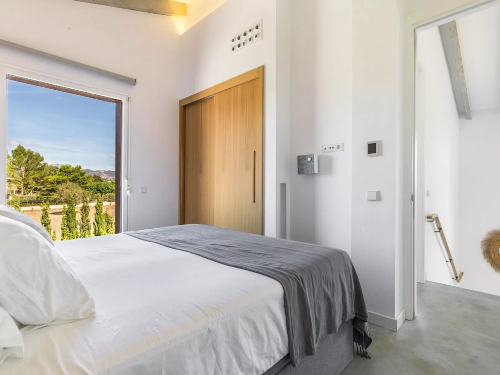 Luxuriöse Villa mit beheiztem Pool für 8 Personen-Binnen