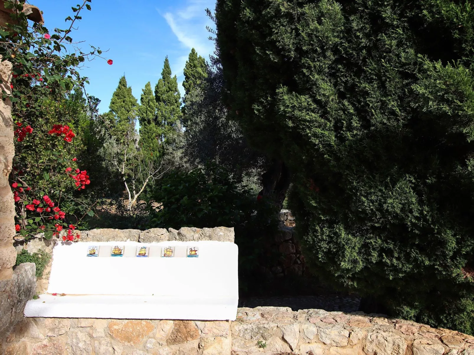 Charmante Villa in der Nähe von Cala San Vicente-Buiten