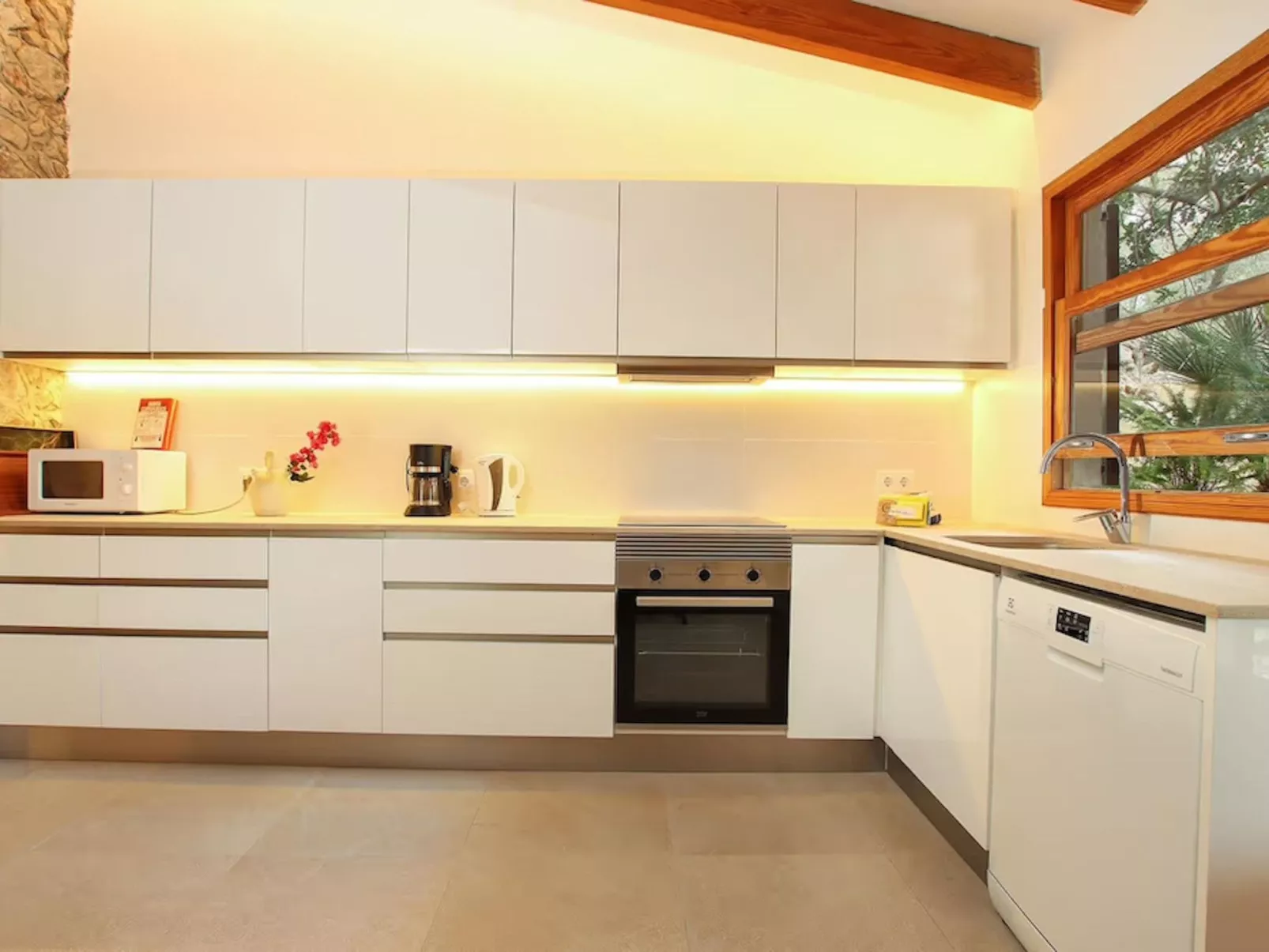 Villa Alordes, ein rustikales Haus mit fantastischer Aussicht-Binnen