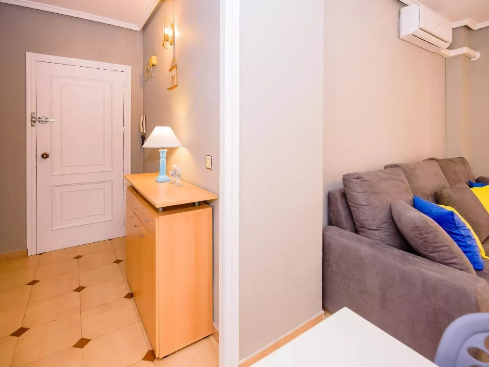 "Limonka" mit eigener Terrasse-Binnen