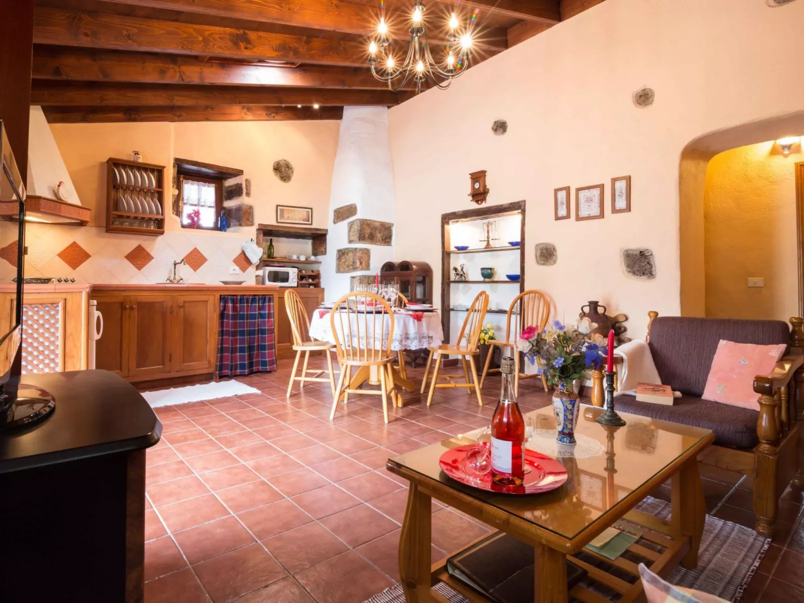 Familienfinca auf dem Lande mit Schwimmbad-Binnen