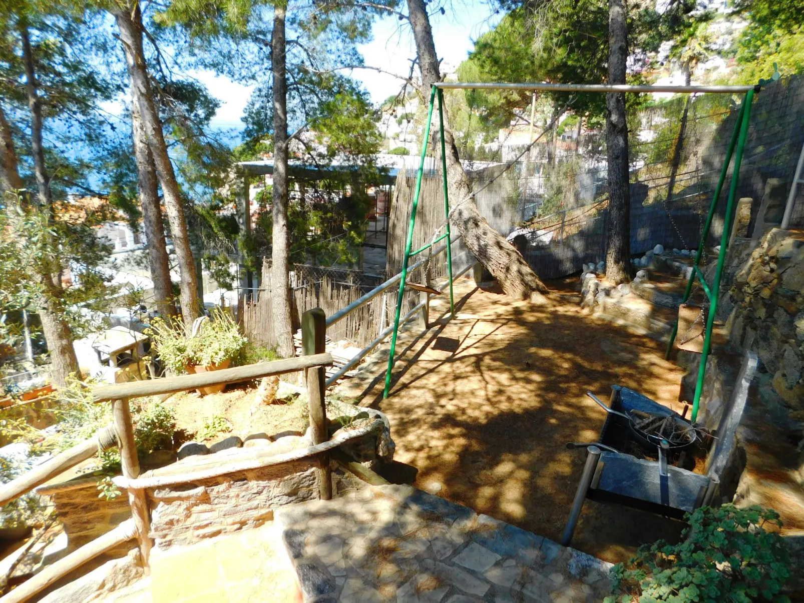 Wunderschönes Ferienhaus in Roses mit Großer Terrasse-Buiten