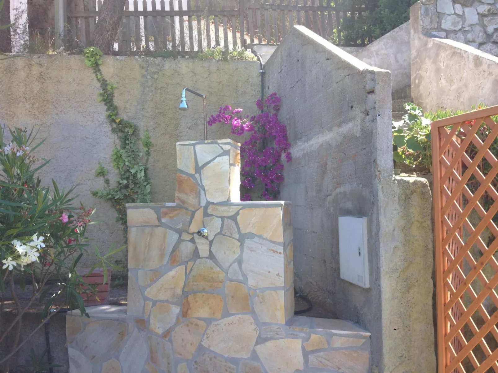 Gemütliches Appartement in Capoliveri mit Grill und Terrasse-Image-tags.info