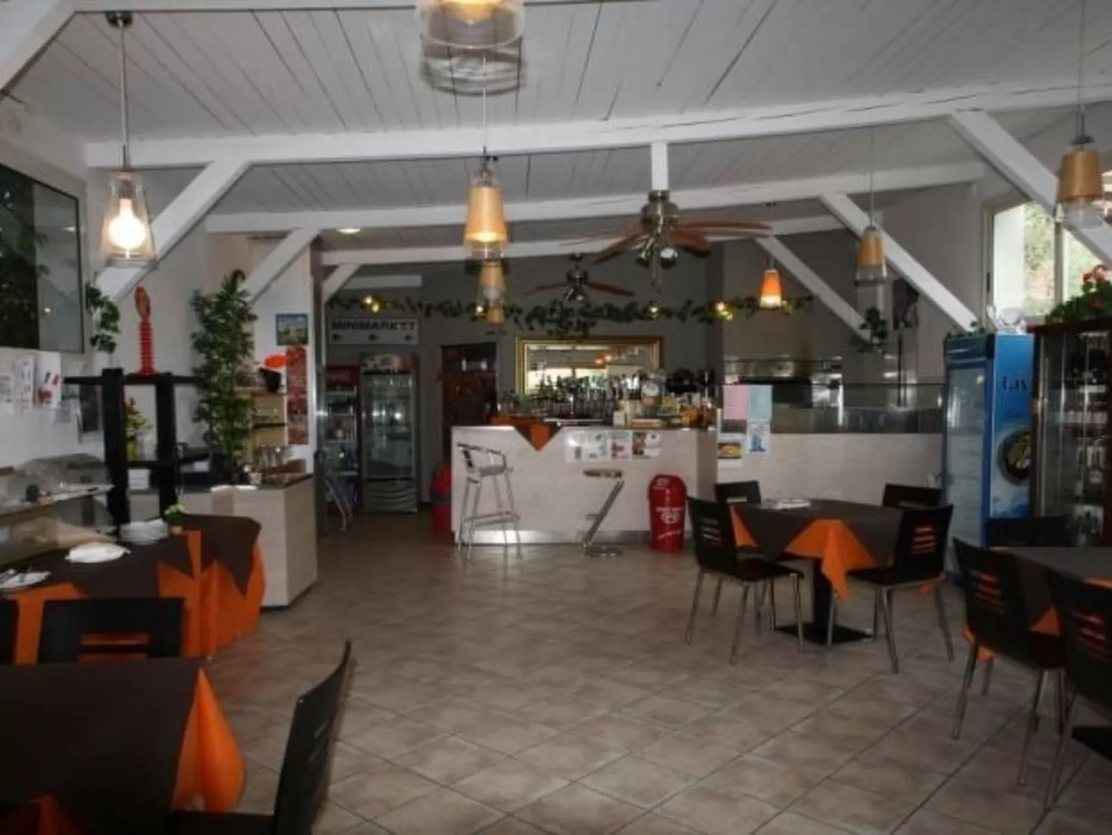 Dreizimmerwohnung in Villa eine Ebene-Binnen