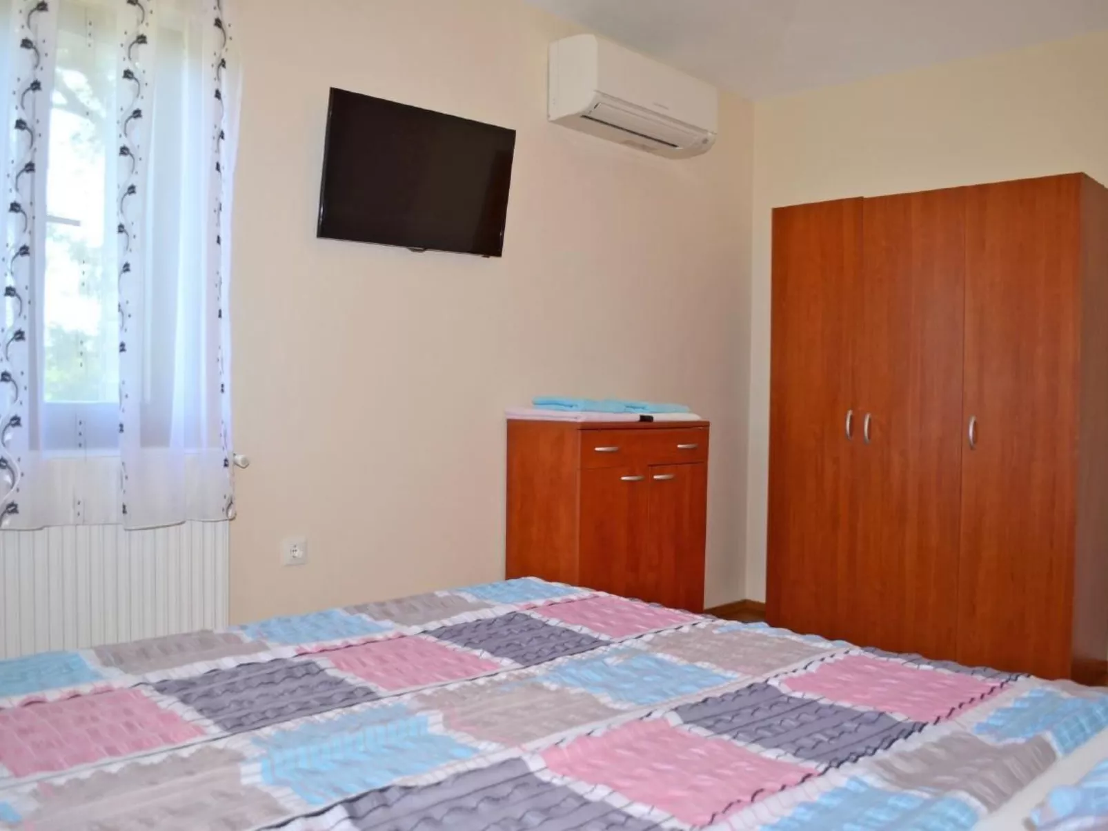 Gemütliches Ferienhaus in Medulin mit Großer Terrasse-Binnen