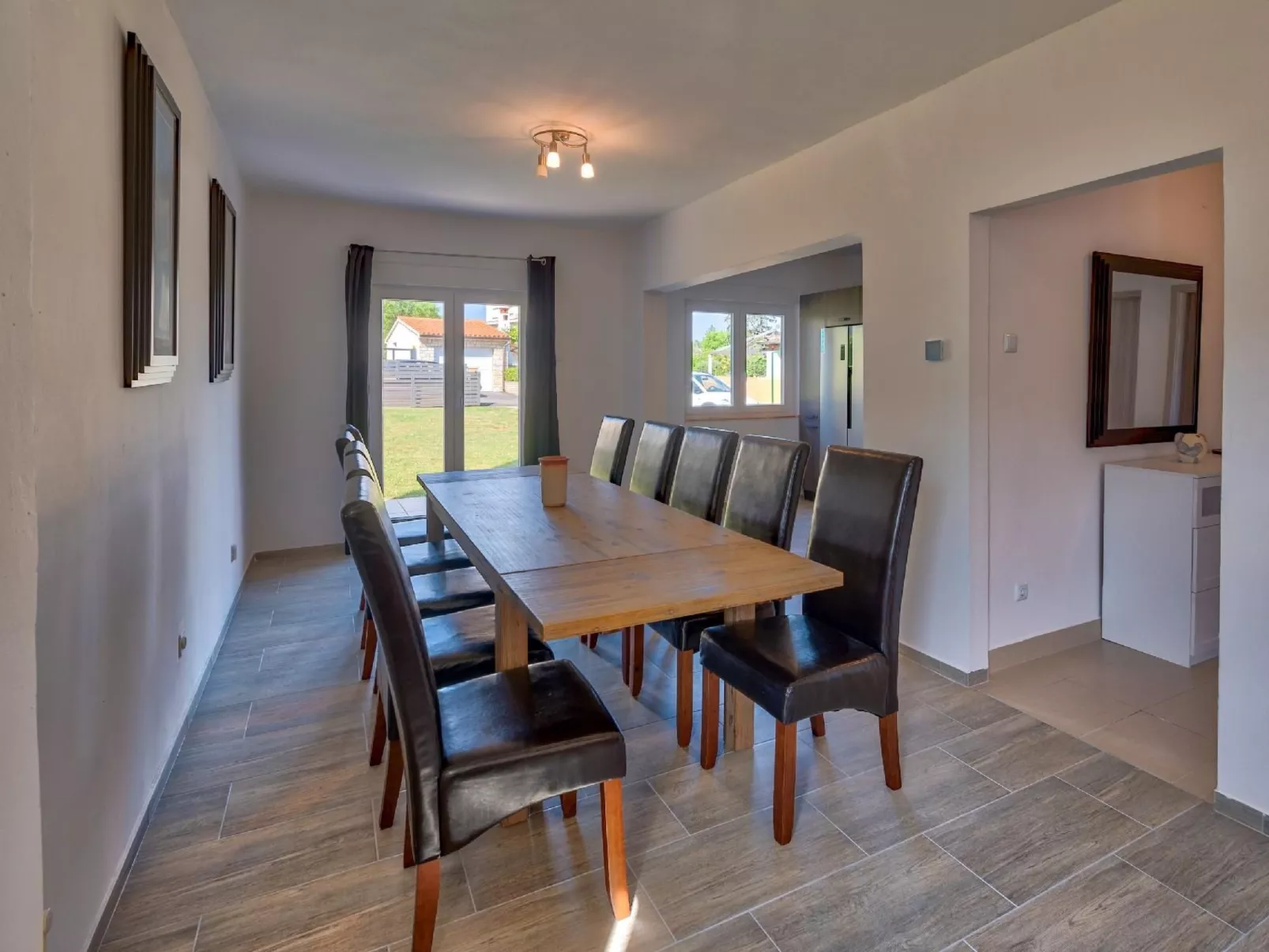 Villa mit Garten, Grill und Terrasse-Binnen