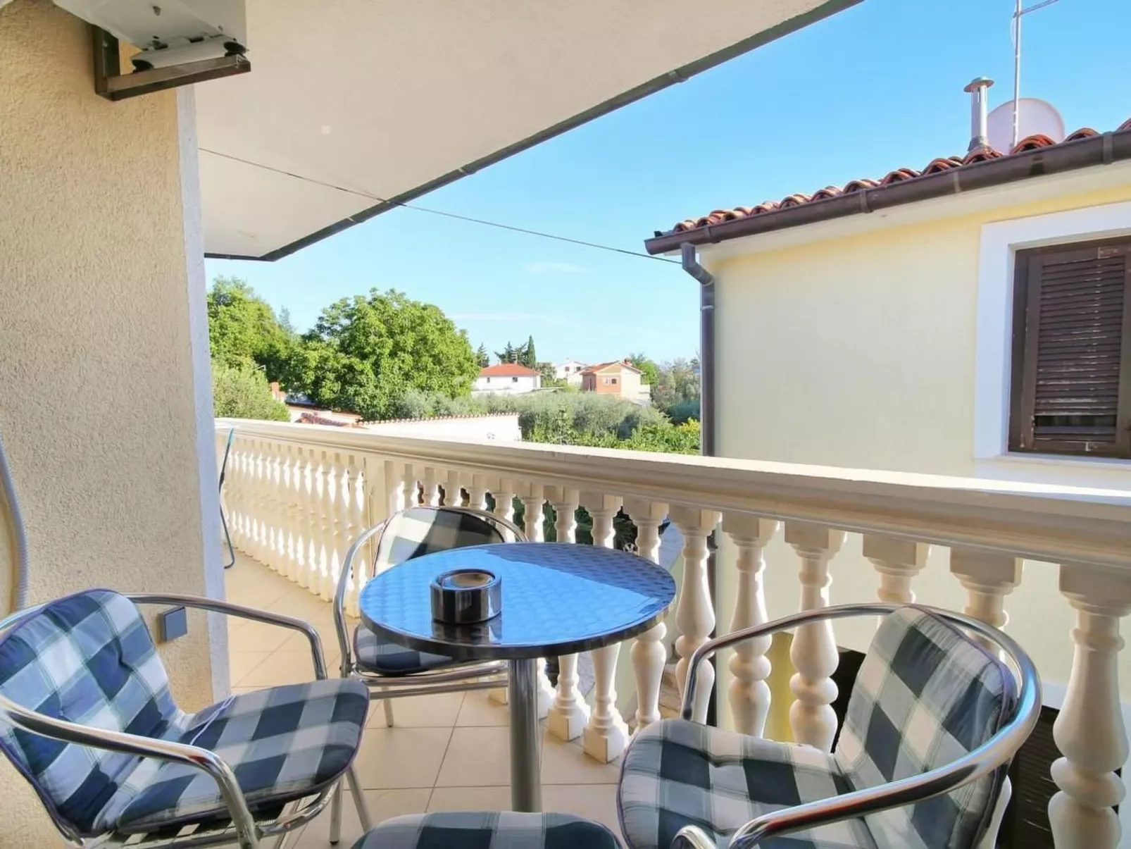 Für 4 Personen ca. 35 m&sup2; in Medulin, Istrien (Medulin und Umgebung)-Buiten