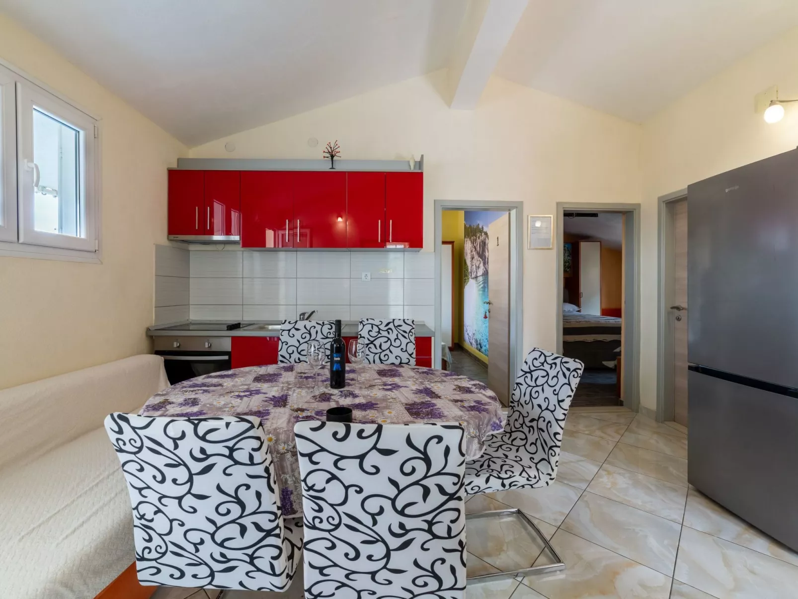 Apartment mit drei Schlafzimmern, Whirlpool und Meerblick-Image-tags.info