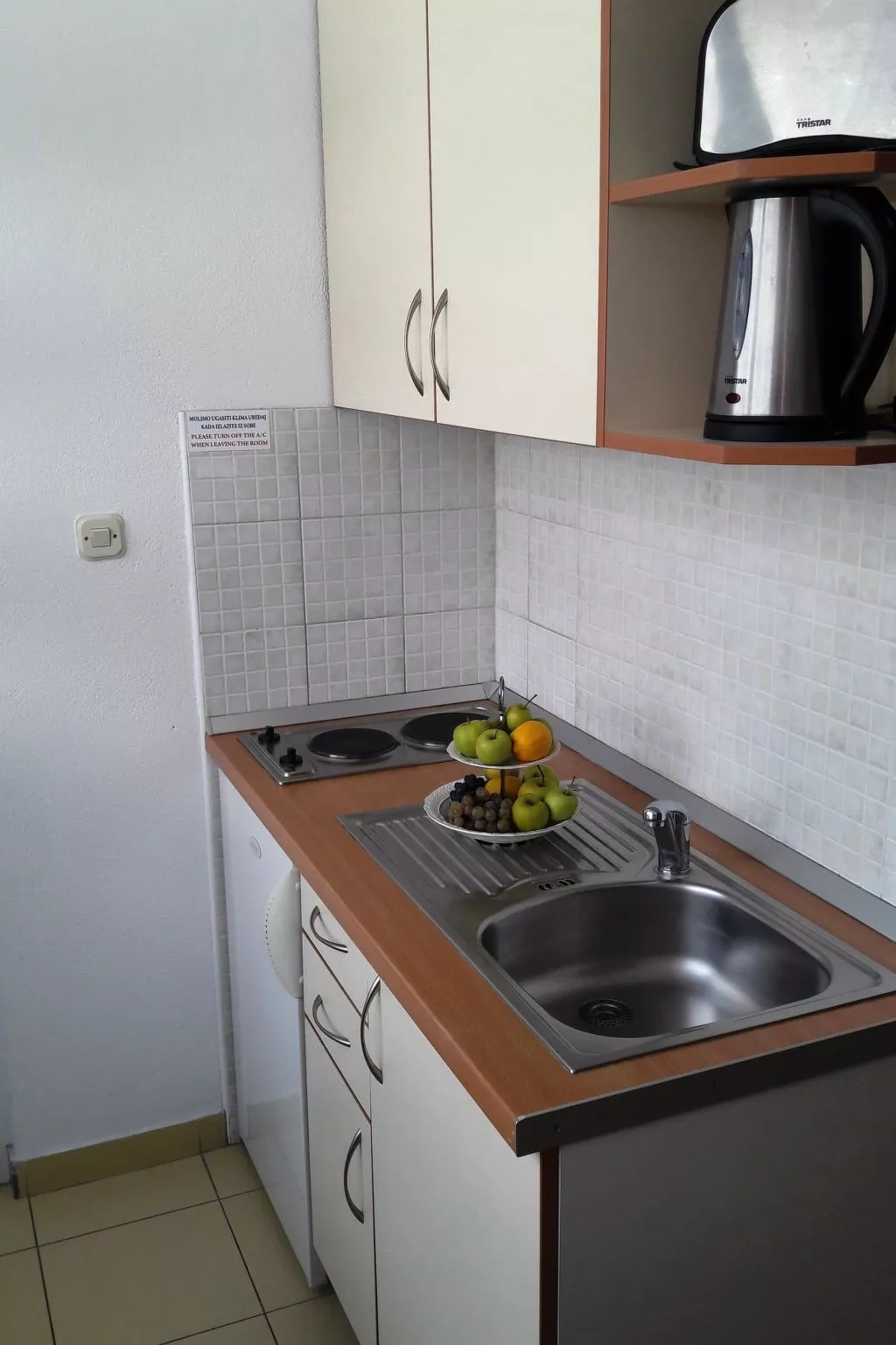 Gemütliches Studio-Apartment mit Blick auf das Biokovo-Gebirge-Binnen