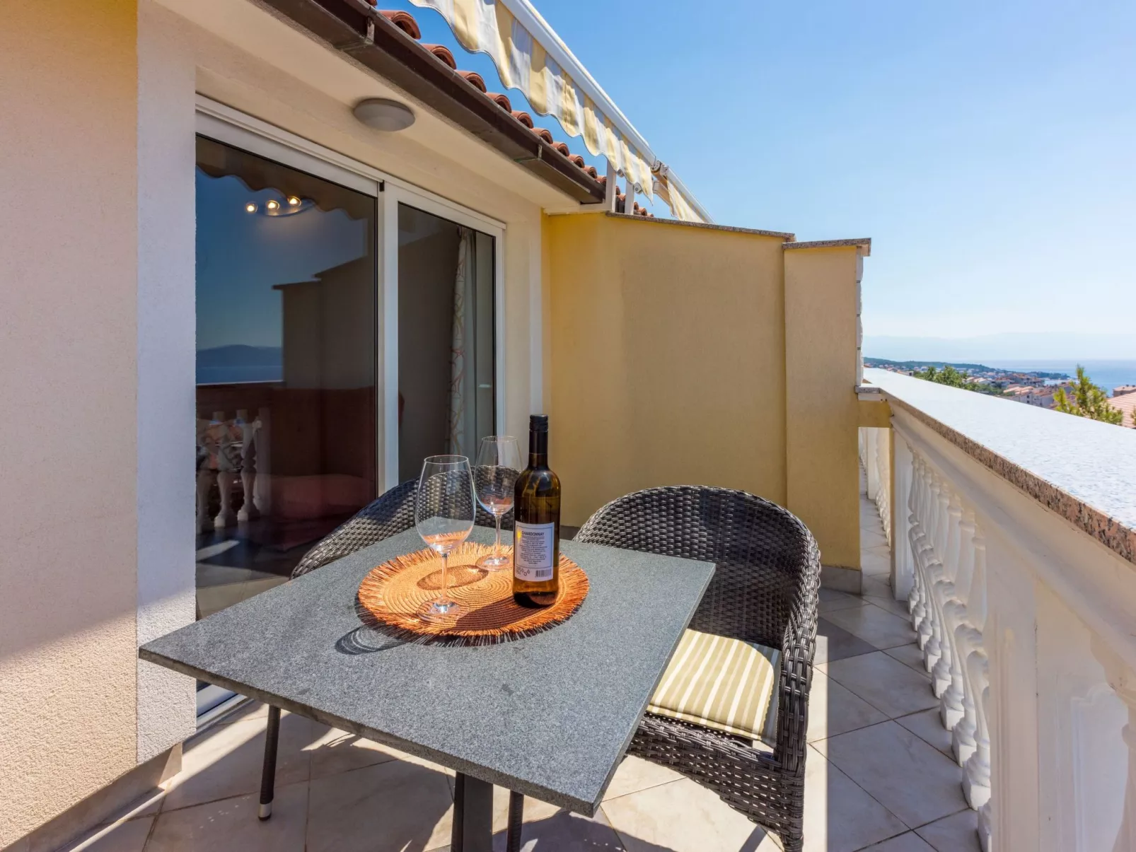 Studio-Apartment mit Meerblick - Buiten