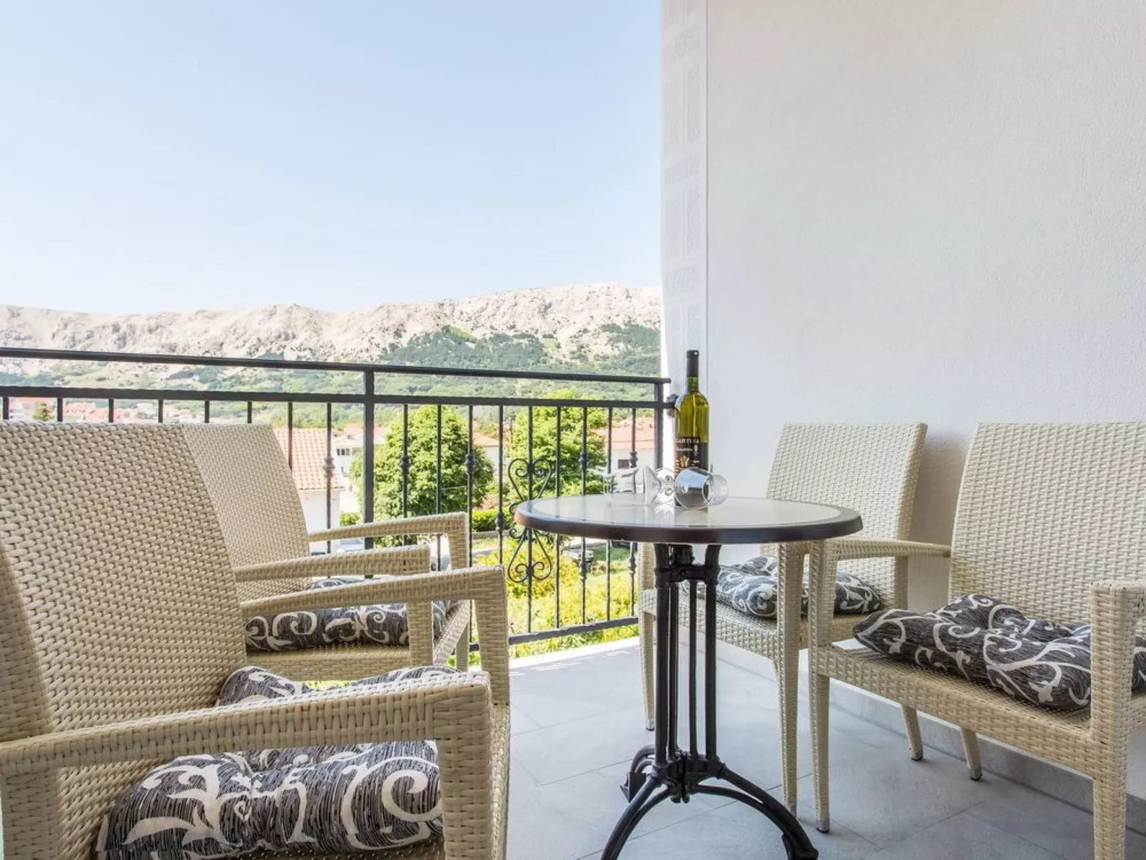 Tolle Wohnung in Baška mit Eigenem Balkon-Buiten
