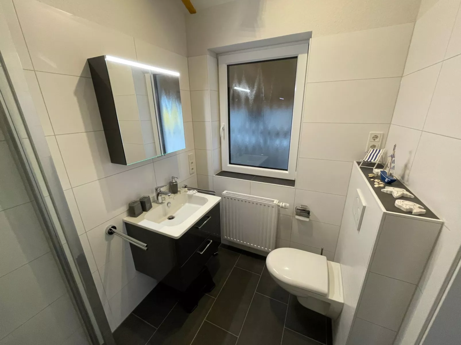 G12 Ferienhaus in Eckwarderhörne mit Gartenhaus - Binnen