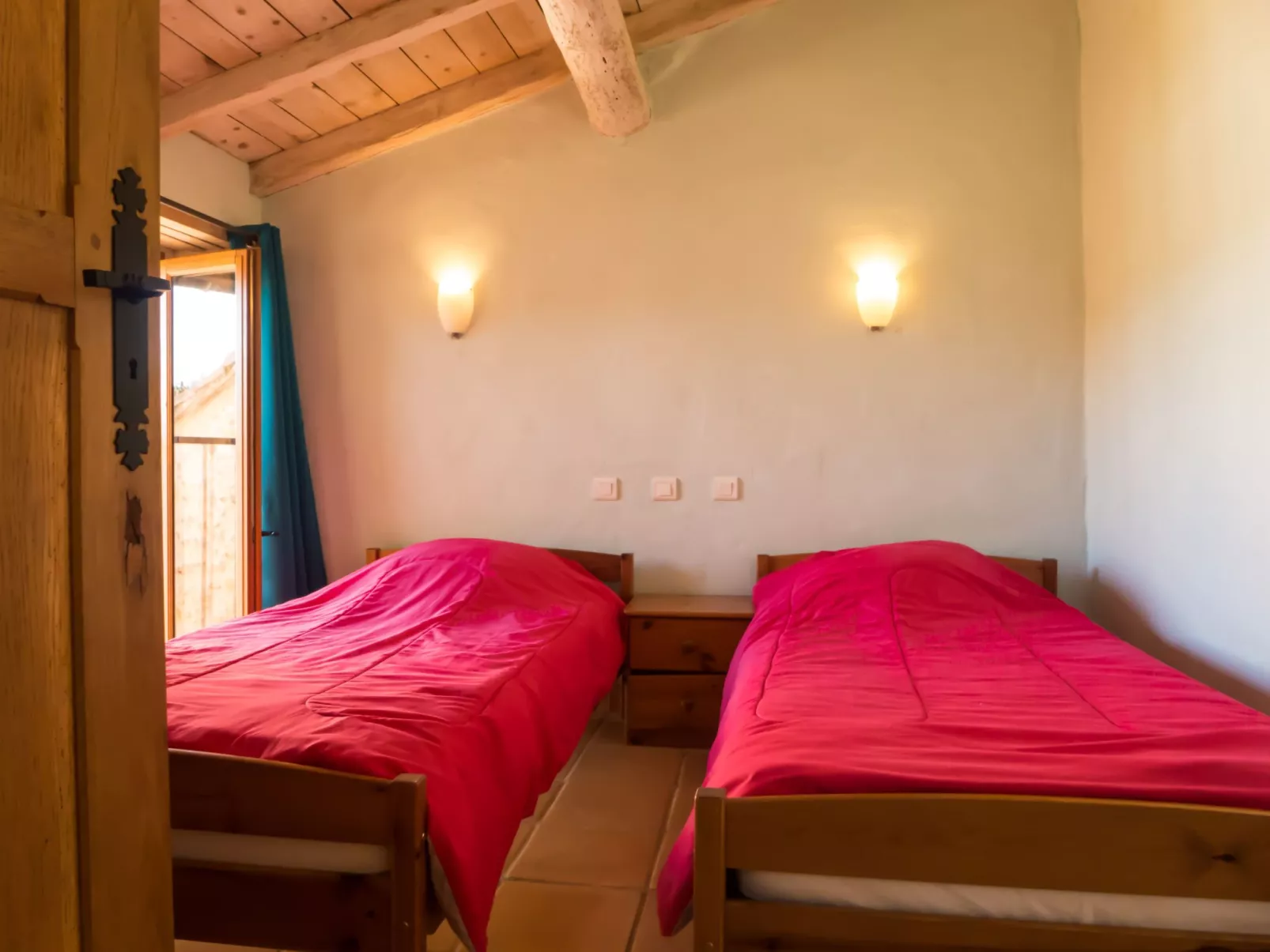 Komfortables Ferienhaus mit Privatpool-Binnen