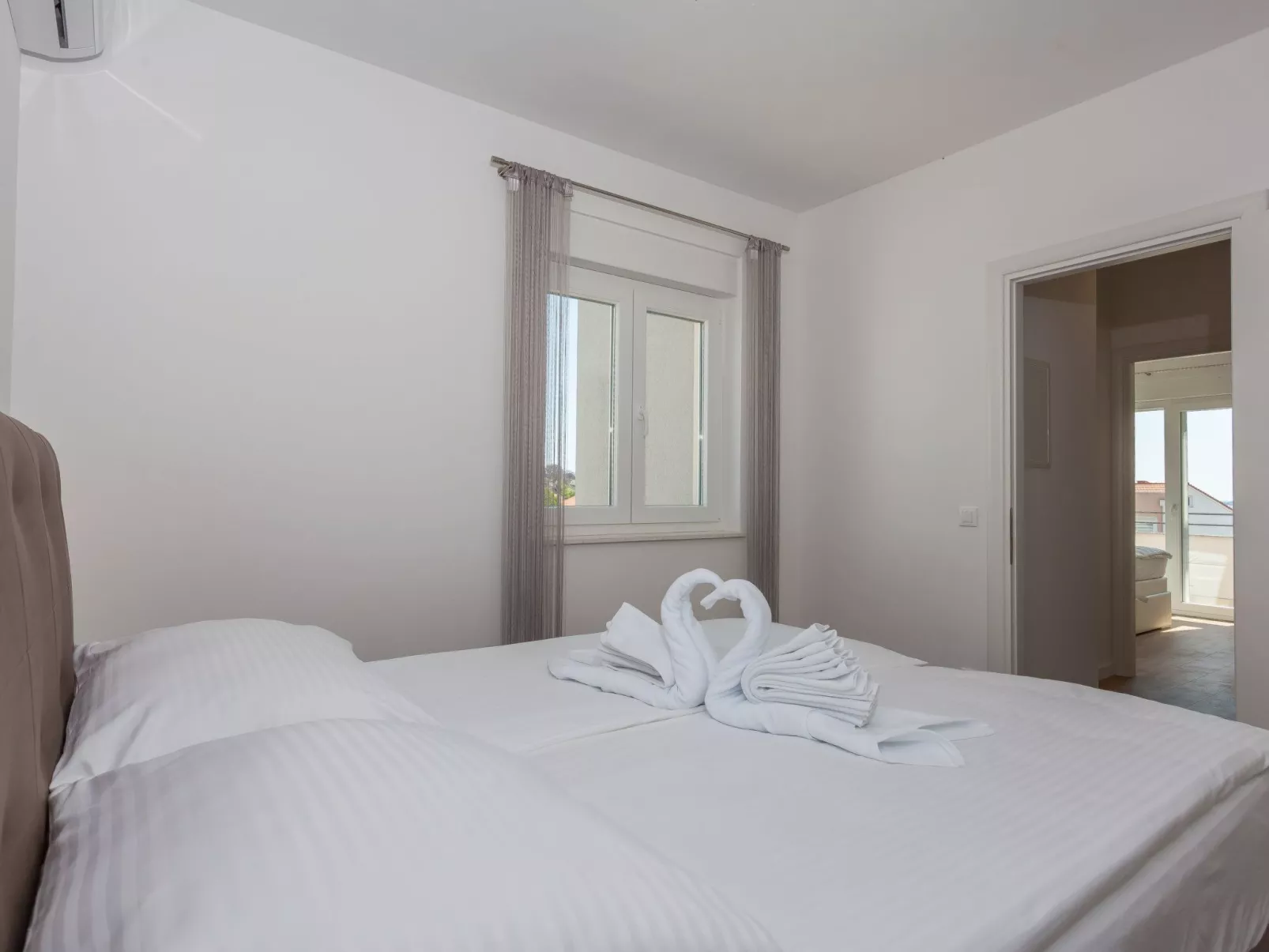 Wunderschöne Ferienvilla Lomari-Binnen