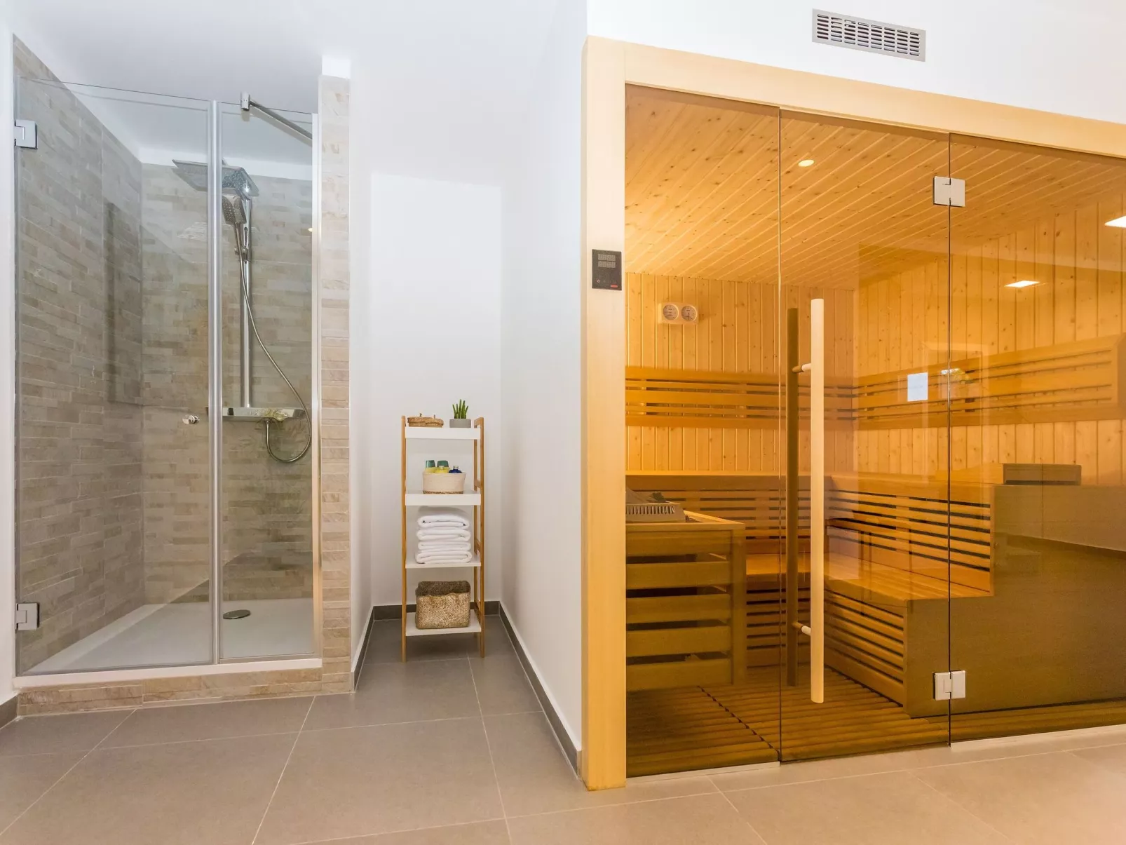 In Mimice mit tollem Pool und Meerblick-Binnen