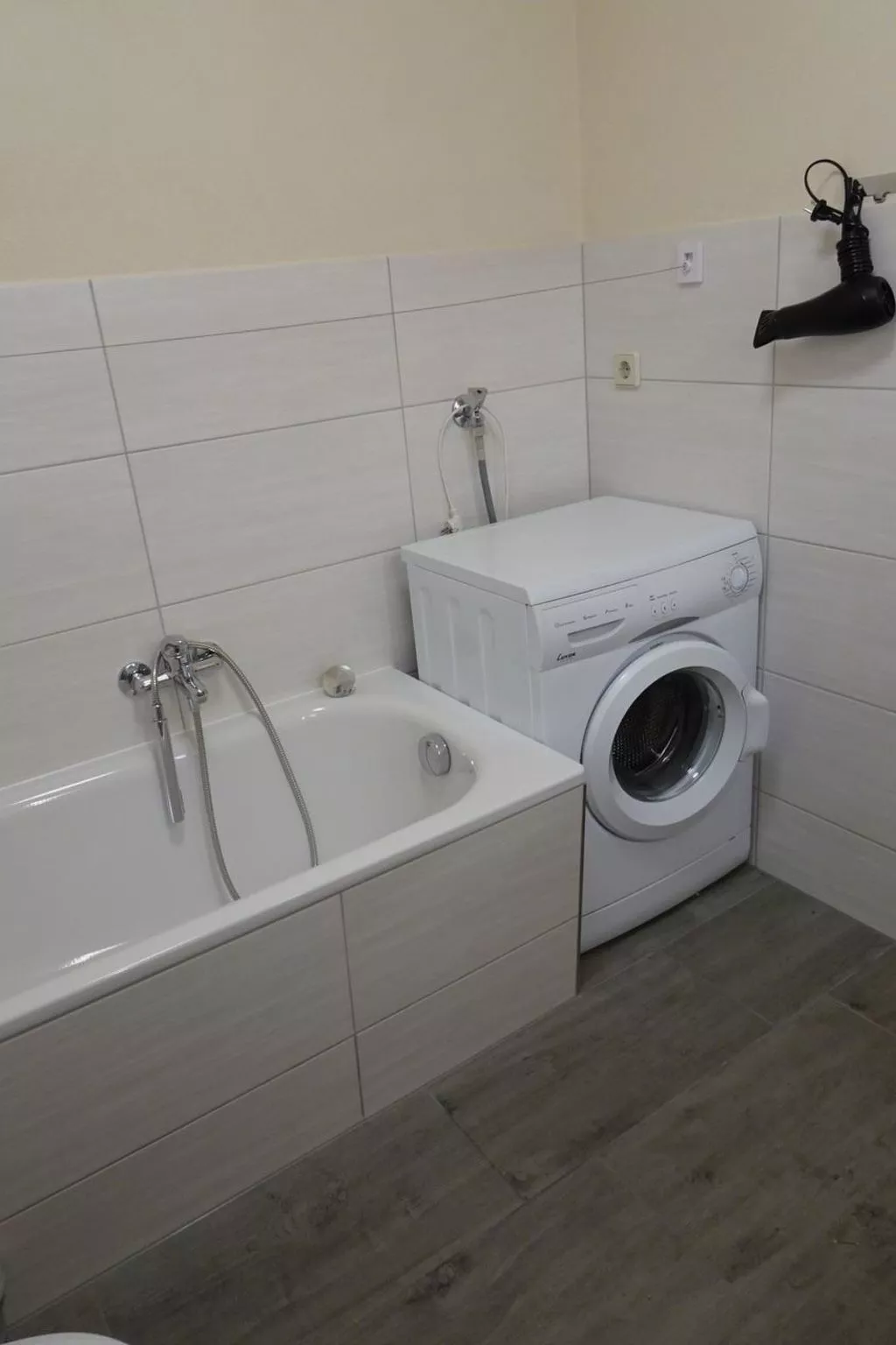 Wohnung in Heeselicht mit Grill und Terrasse-Binnen