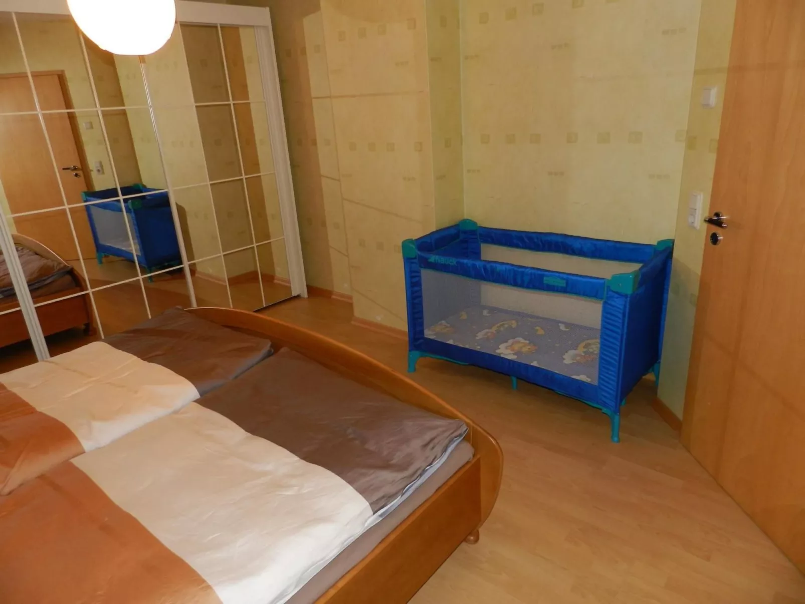 Schöne Ferienwohnung mit Terrasse und Moselblick-Binnen