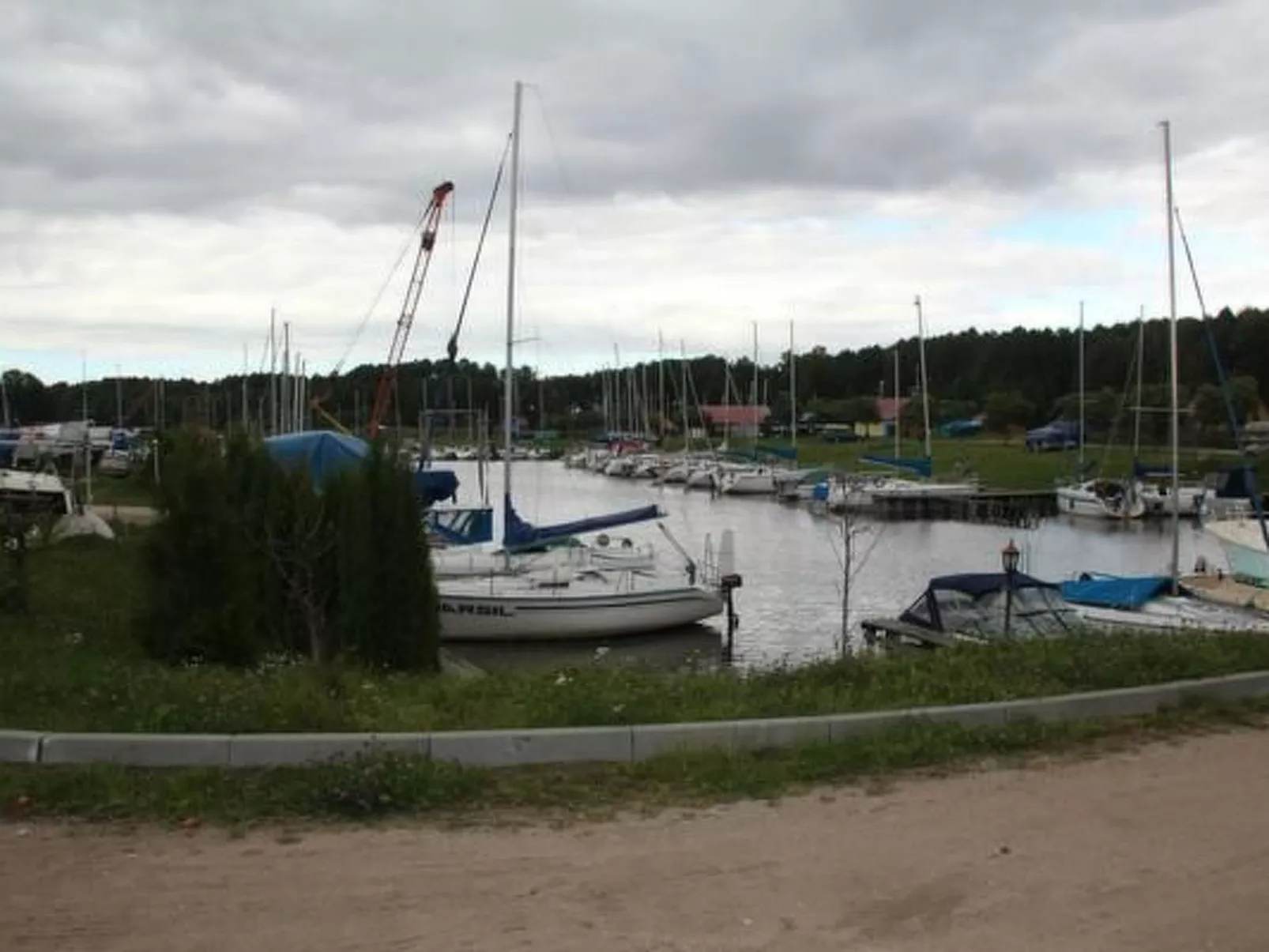 Ferienvilla mit Blick auf das Wasser-Image-tags.info