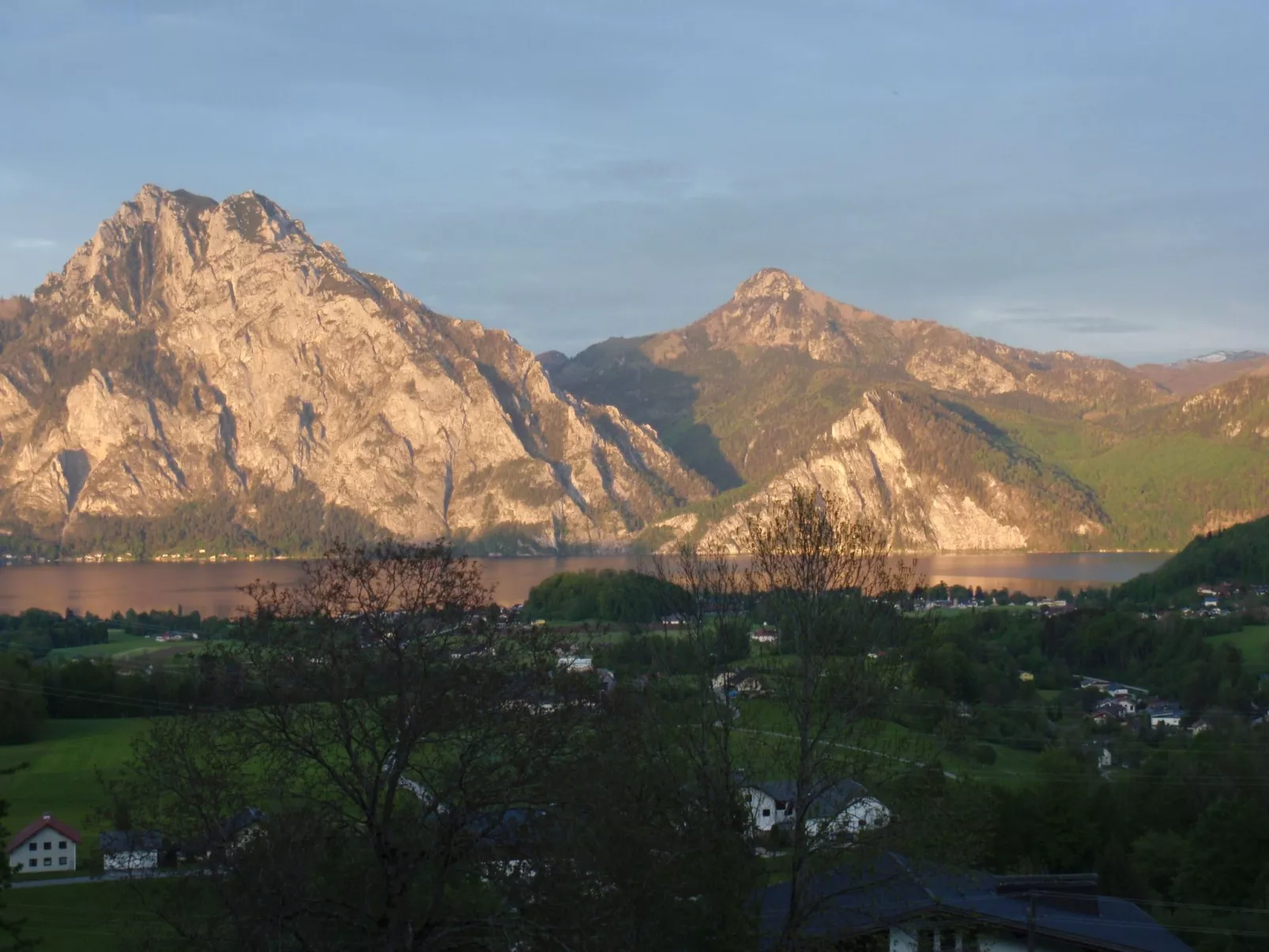 Haus Traunsee-Blick-Buiten